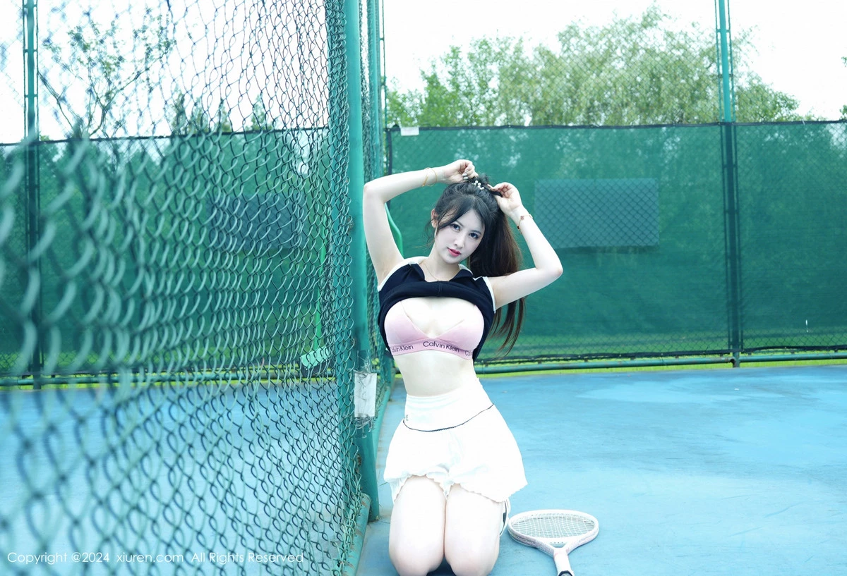 [[XiuRen秀人网]秀人网]No.8821_模特诗诗kiki户外性感运动装露粉色内衣秀丰腴身姿惹火诱惑写真74P