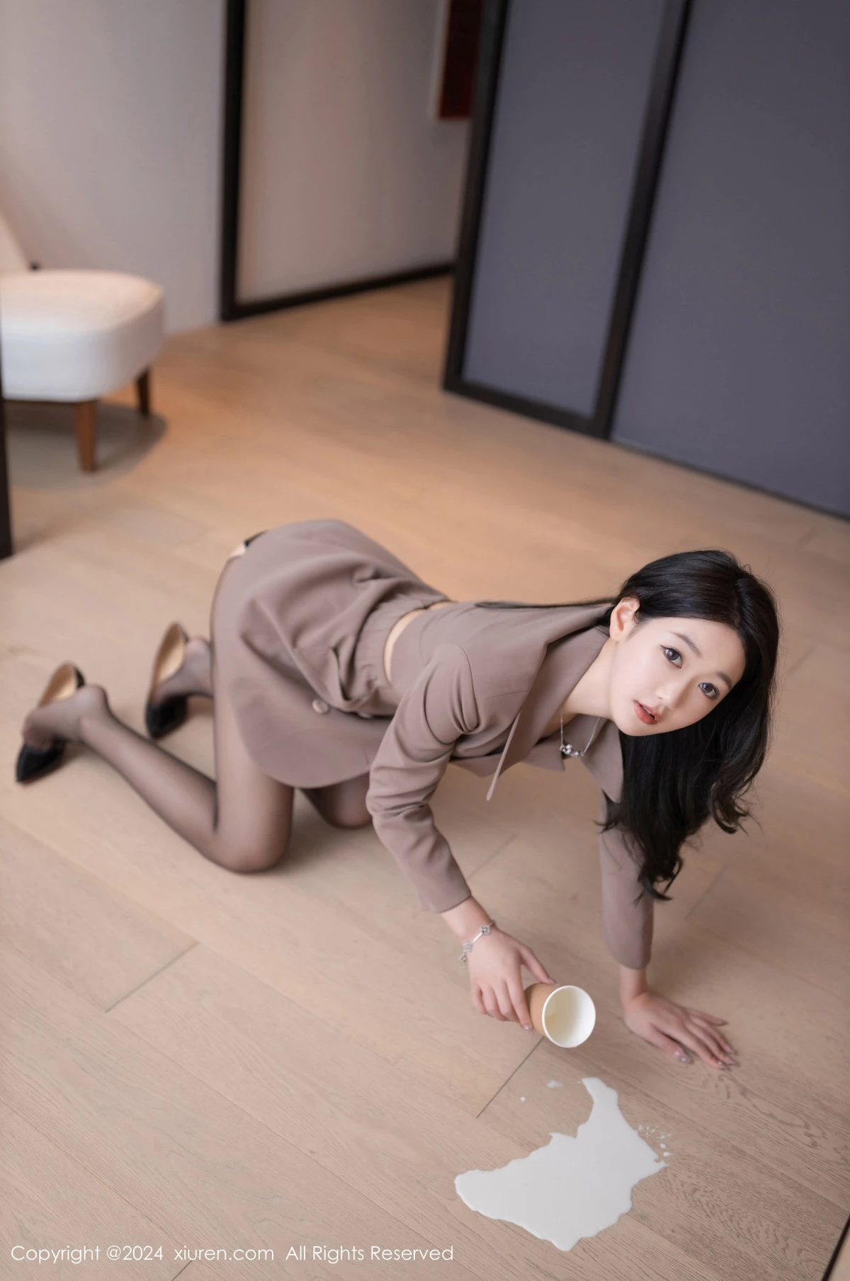 [[XiuRen秀人网]秀人网]No.8824_模特唐安琪性感秘书OL服饰露黑色蕾丝内衣秀曼妙身姿迷人写真83P