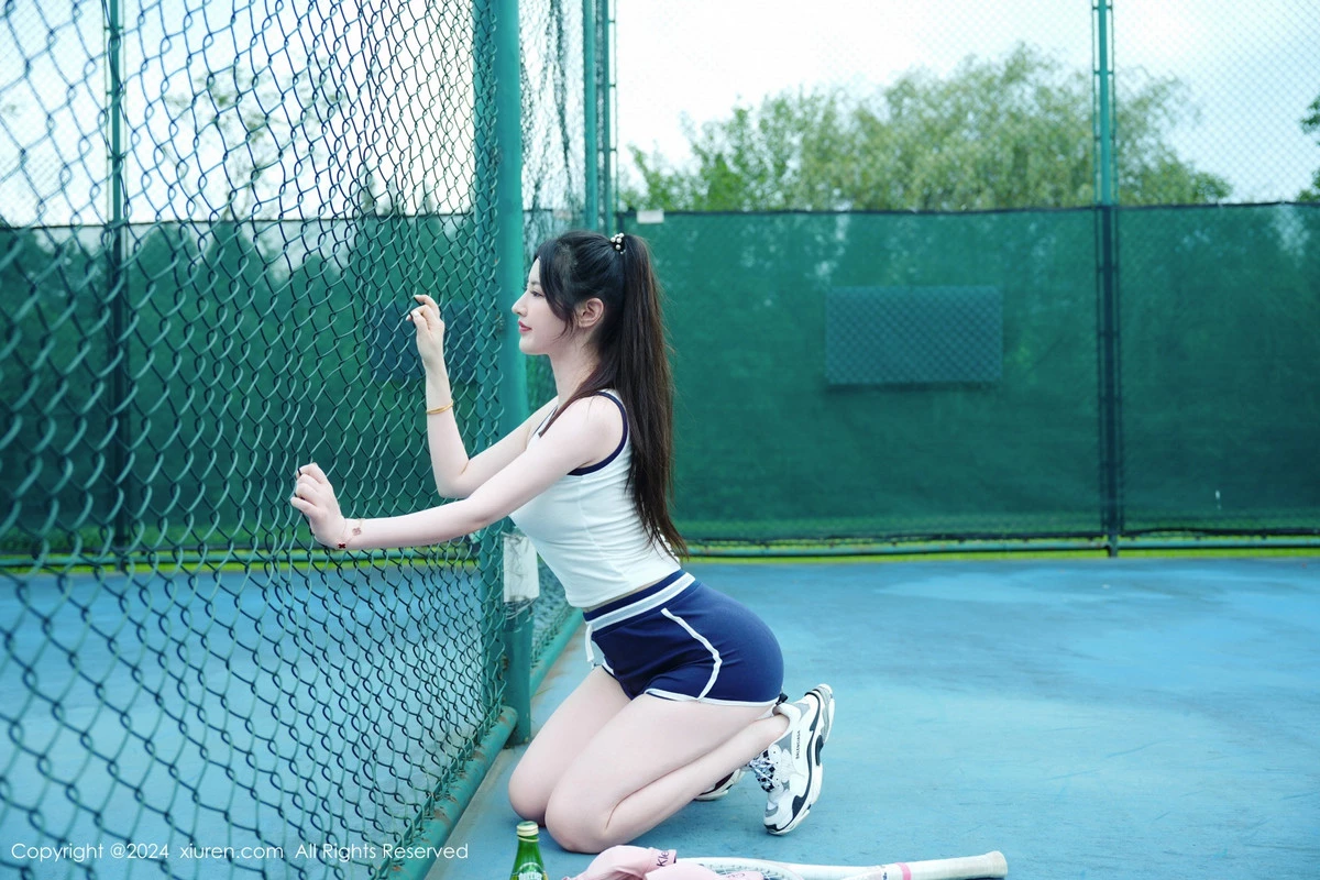 [[XiuRen秀人网]秀人网]No.8821_模特诗诗kiki户外性感运动装露粉色内衣秀丰腴身姿惹火诱惑写真74P