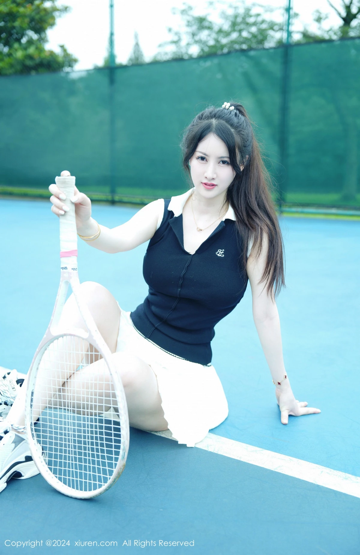 [[XiuRen秀人网]秀人网]No.8821_模特诗诗kiki户外性感运动装露粉色内衣秀丰腴身姿惹火诱惑写真74P