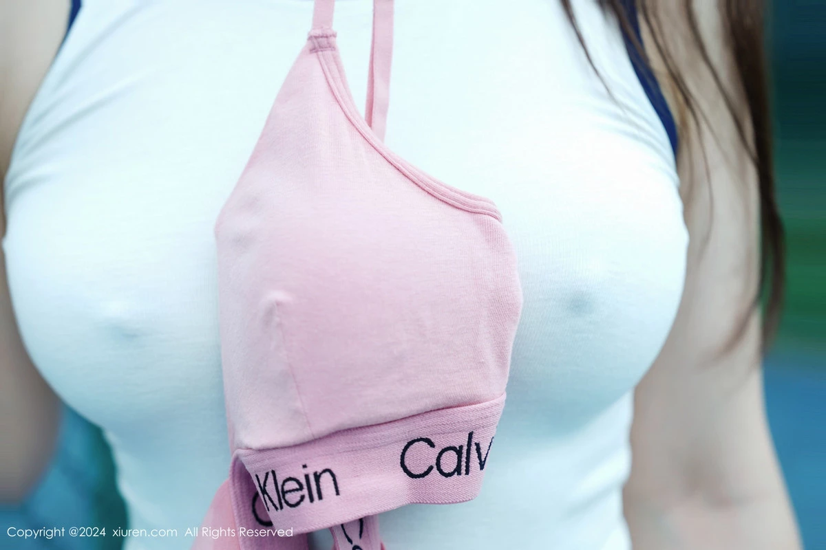 [[XiuRen秀人网]秀人网]No.8821_模特诗诗kiki户外性感运动装露粉色内衣秀丰腴身姿惹火诱惑写真74P