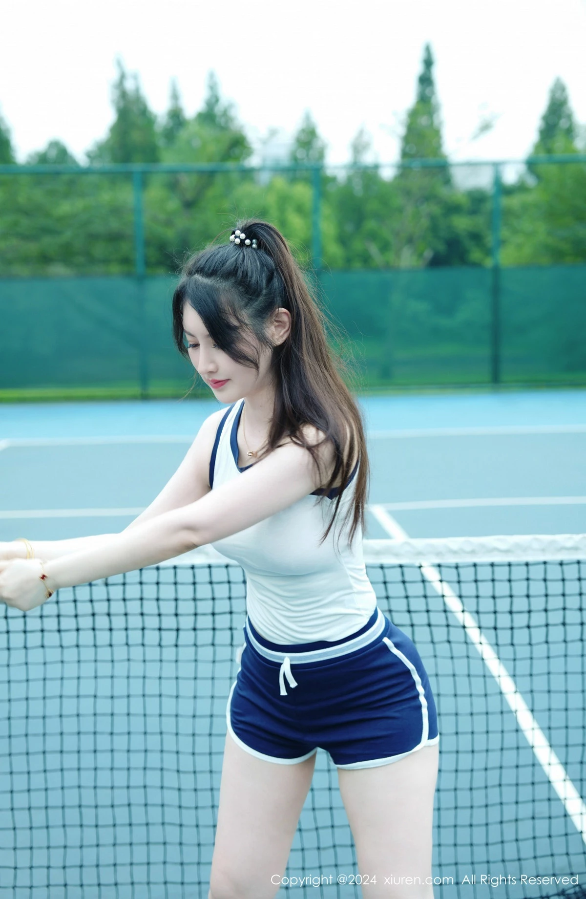 [[XiuRen秀人网]秀人网]No.8821_模特诗诗kiki户外性感运动装露粉色内衣秀丰腴身姿惹火诱惑写真74P