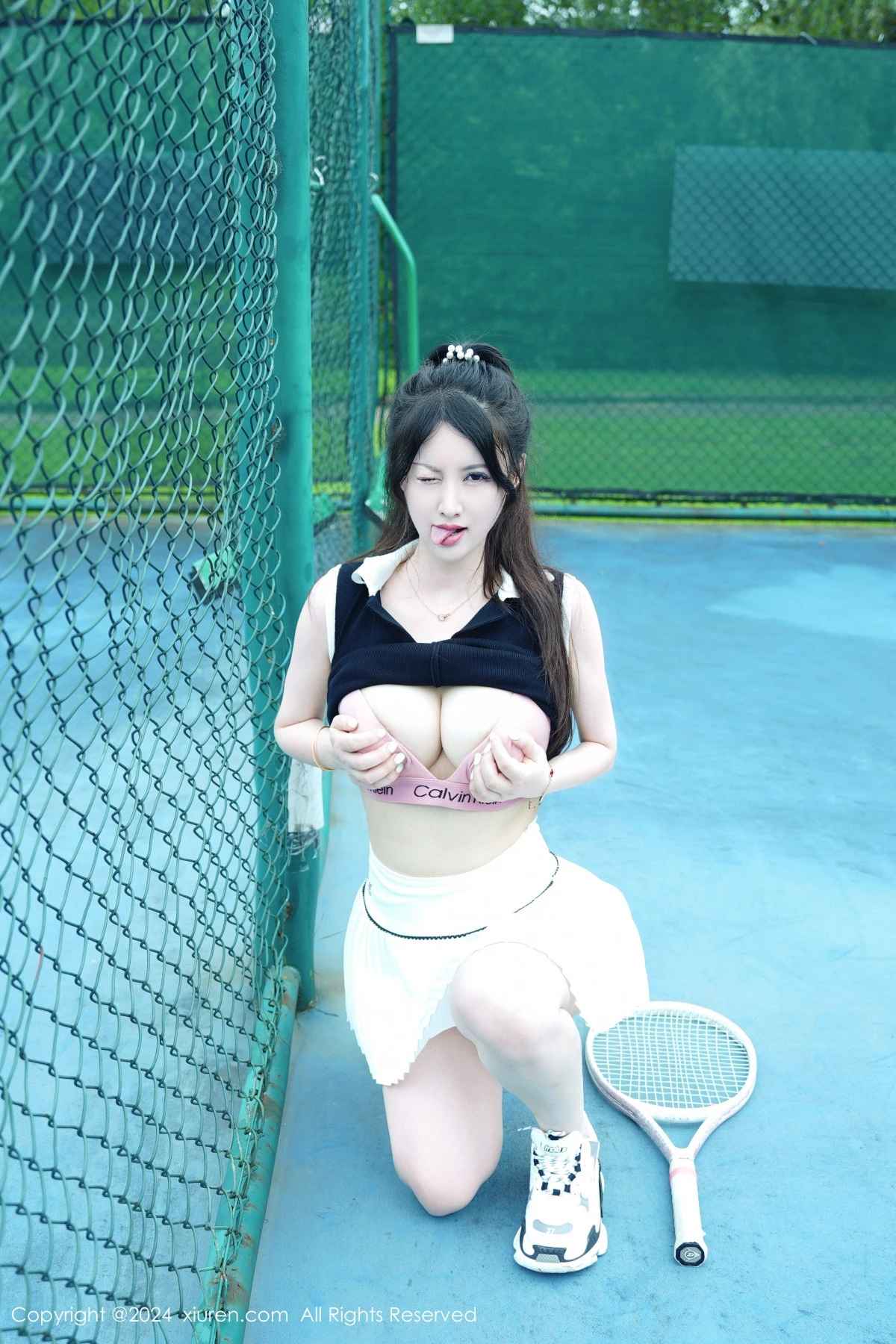 [[XiuRen秀人网]秀人网]No.8821_模特诗诗kiki户外性感运动装露粉色内衣秀丰腴身姿惹火诱惑写真74P