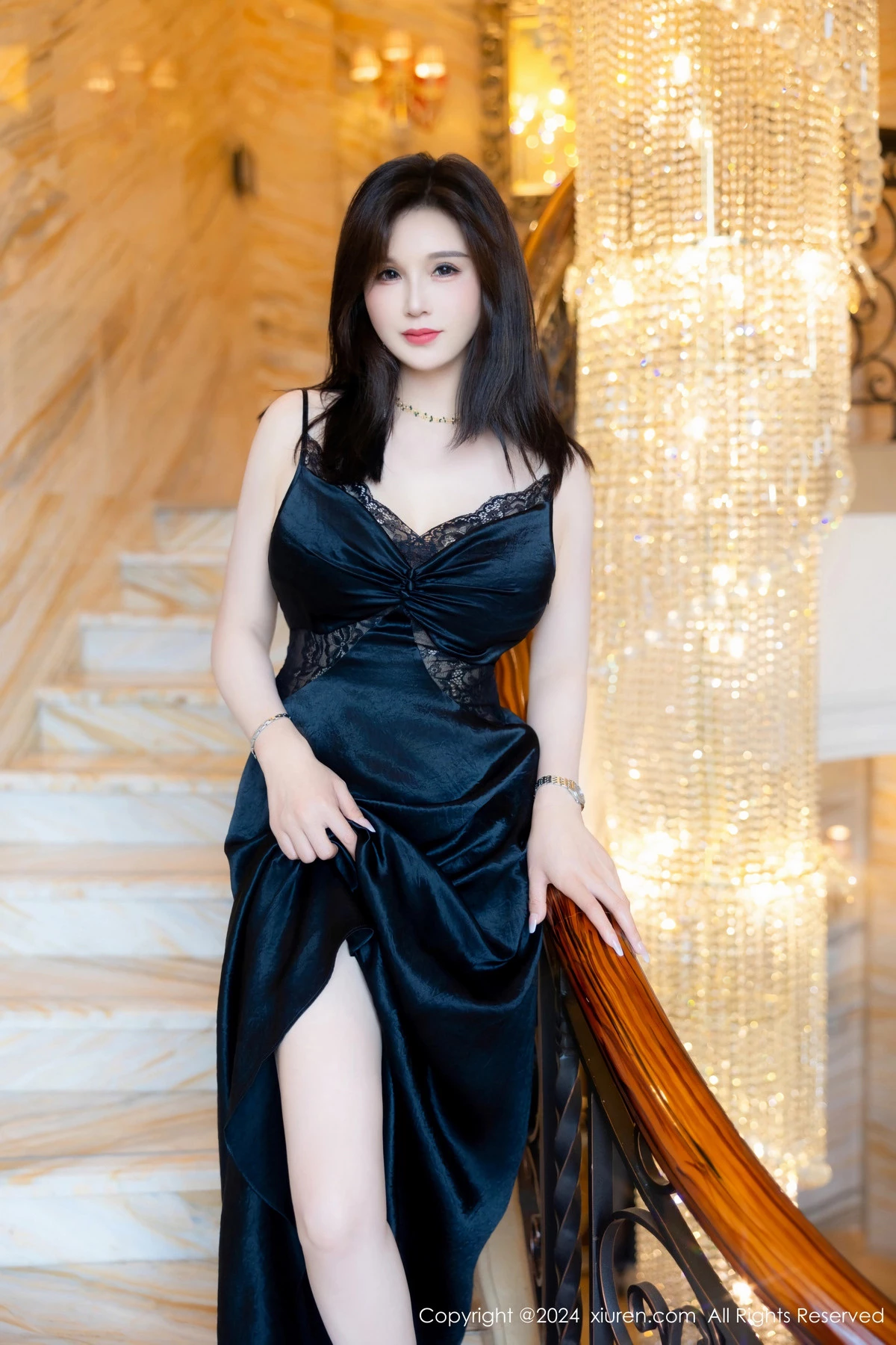 [[XiuRen秀人网]秀人网]No.8825_模特水水姐黑色连衣裙露黑色情趣内衣配黑丝吊袜极致魅惑写真73P