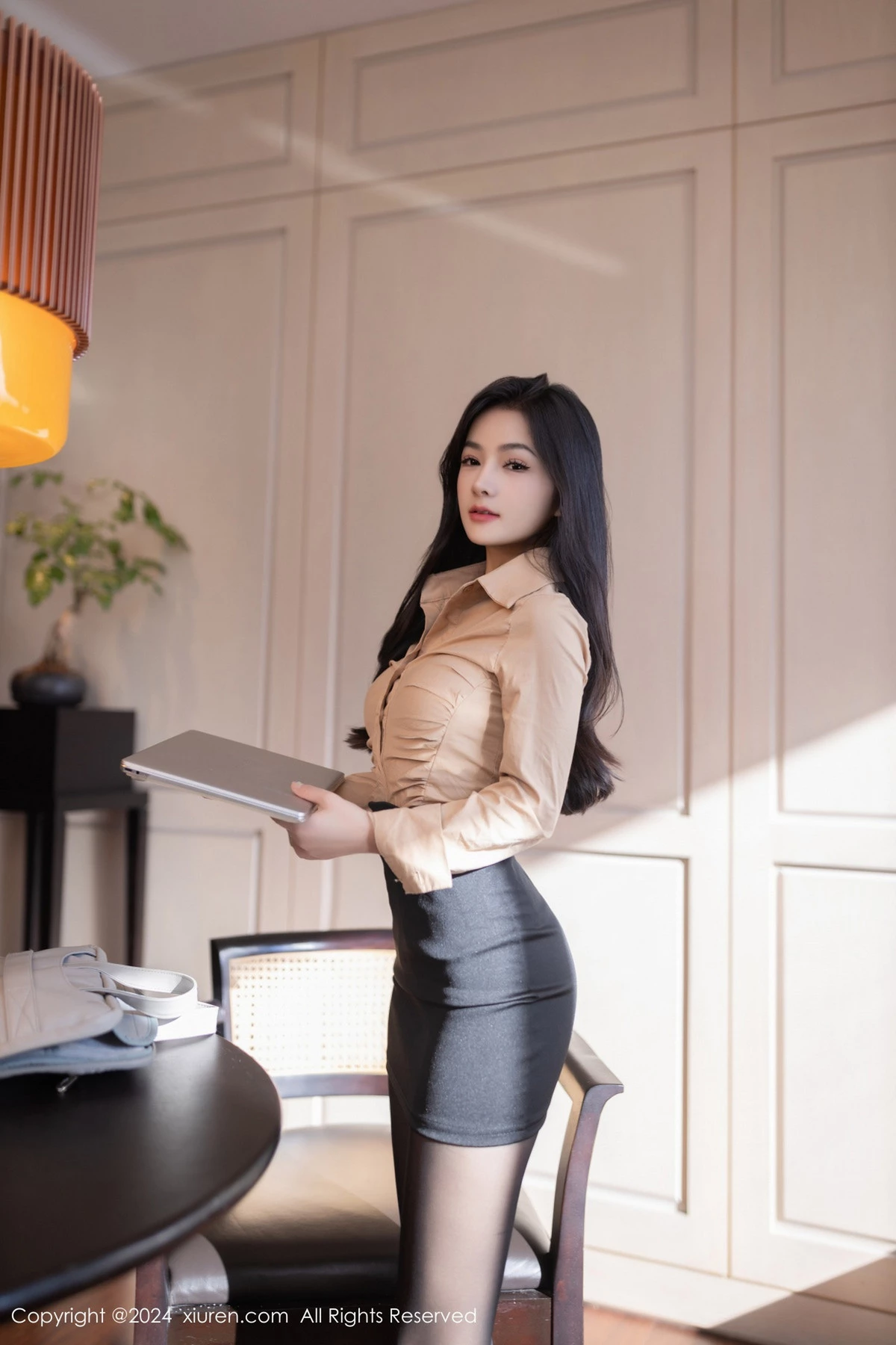 [[XiuRen秀人网]秀人网]No.8835_模特谭小灵性感OL服饰露超薄连体黑丝秀丰腴惹火身材诱惑写真80P