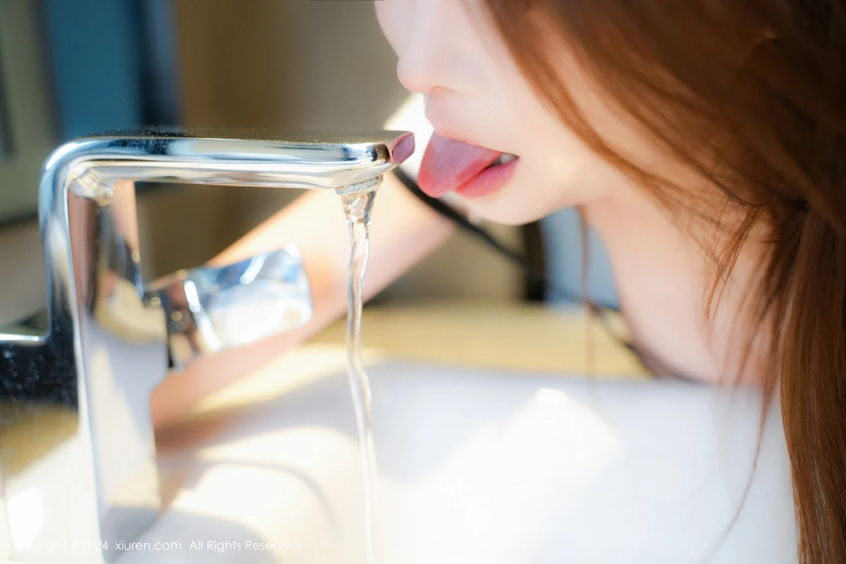 [[XiuRen秀人网]秀人网]No.8833_模特甜妮性感兔耳装扮黑色女仆服配黑丝吊袜秀曼妙身姿诱惑写真83P