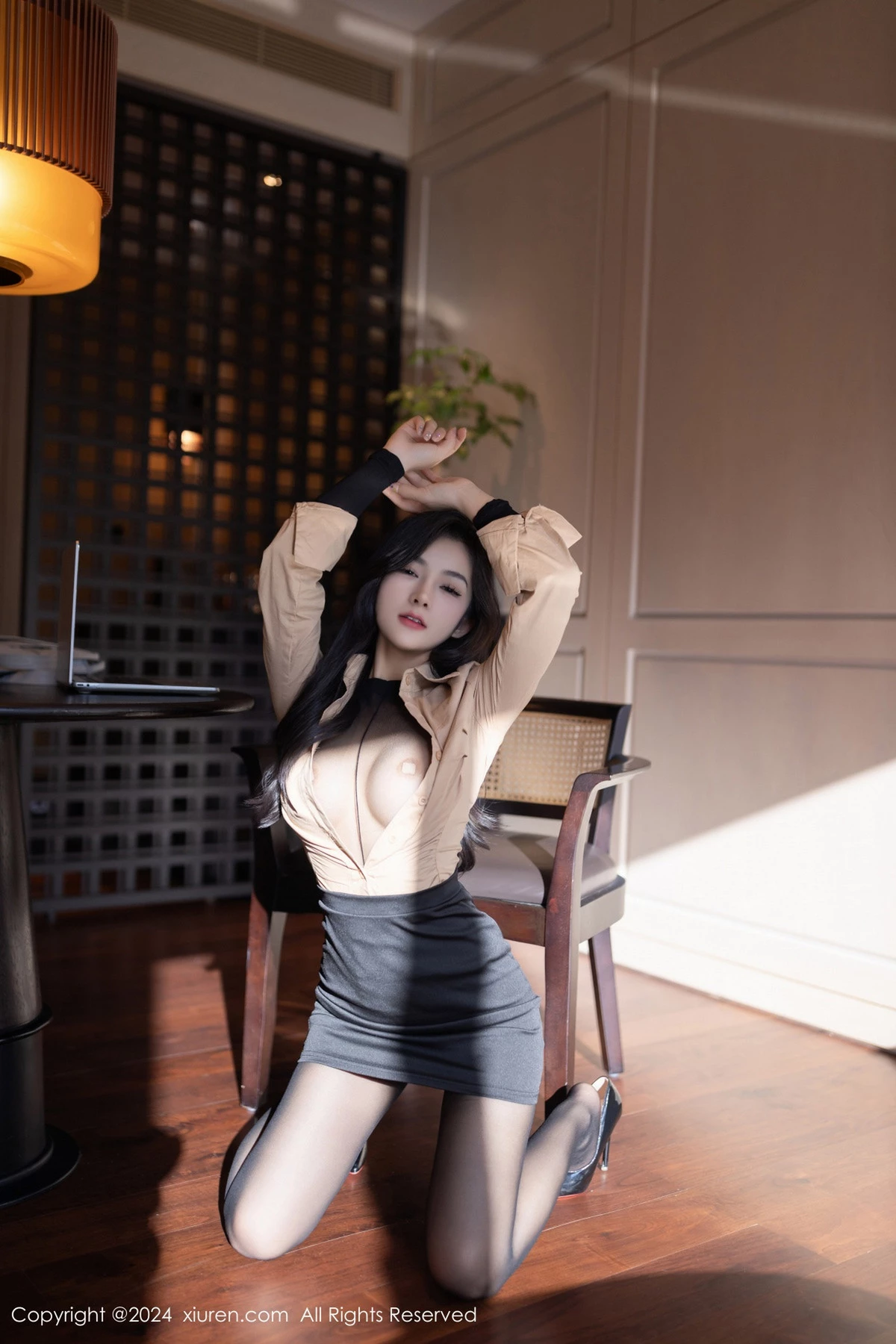 [[XiuRen秀人网]秀人网]No.8835_模特谭小灵性感OL服饰露超薄连体黑丝秀丰腴惹火身材诱惑写真80P