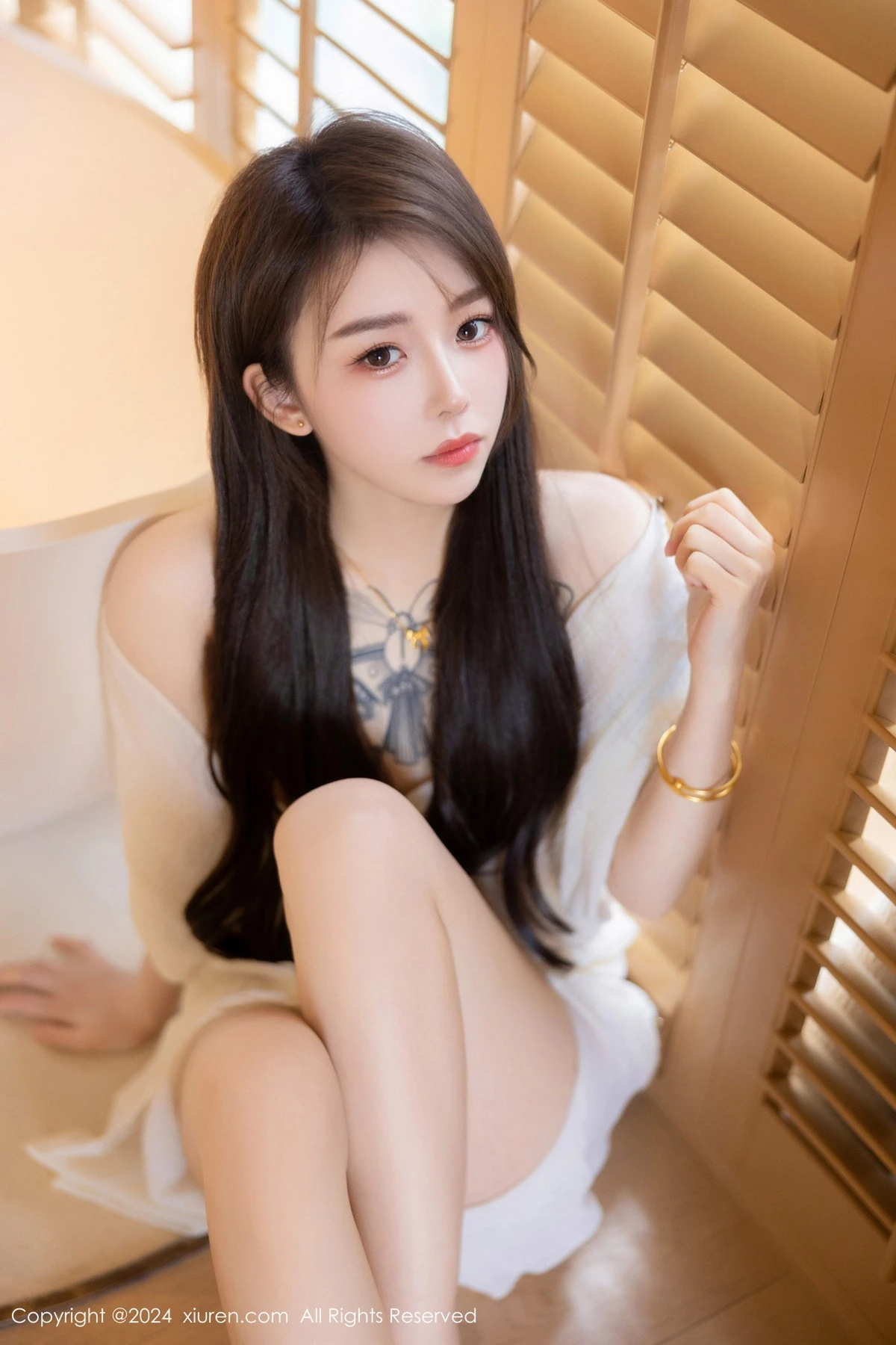 [[XiuRen秀人网]秀人网]No.8842_新人模特夏竹性感浅色连衣裙+白色薄纱服饰秀曼妙身姿诱惑写真83P