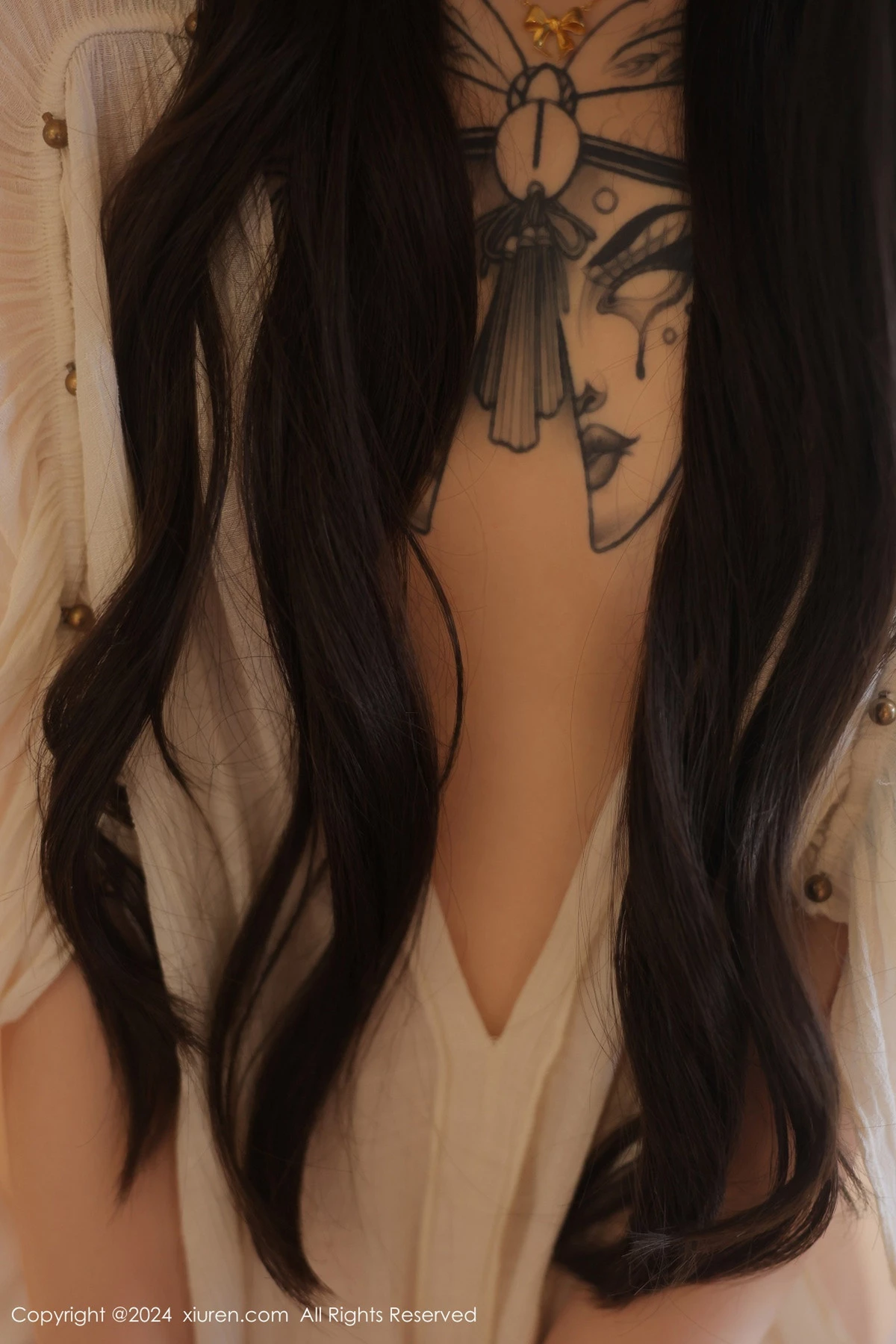 [[XiuRen秀人网]秀人网]No.8842_新人模特夏竹性感浅色连衣裙+白色薄纱服饰秀曼妙身姿诱惑写真83P