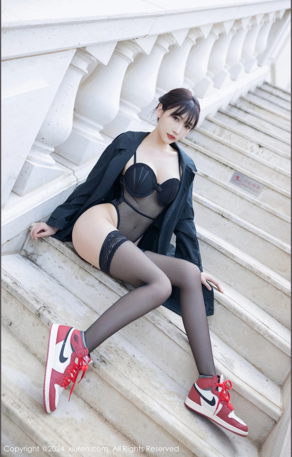 [[XiuRen秀人网]秀人网]No.8844_模特陆萱萱性感黑色蕾丝情趣服饰配黑丝袜秀柔美身姿诱惑写真80P