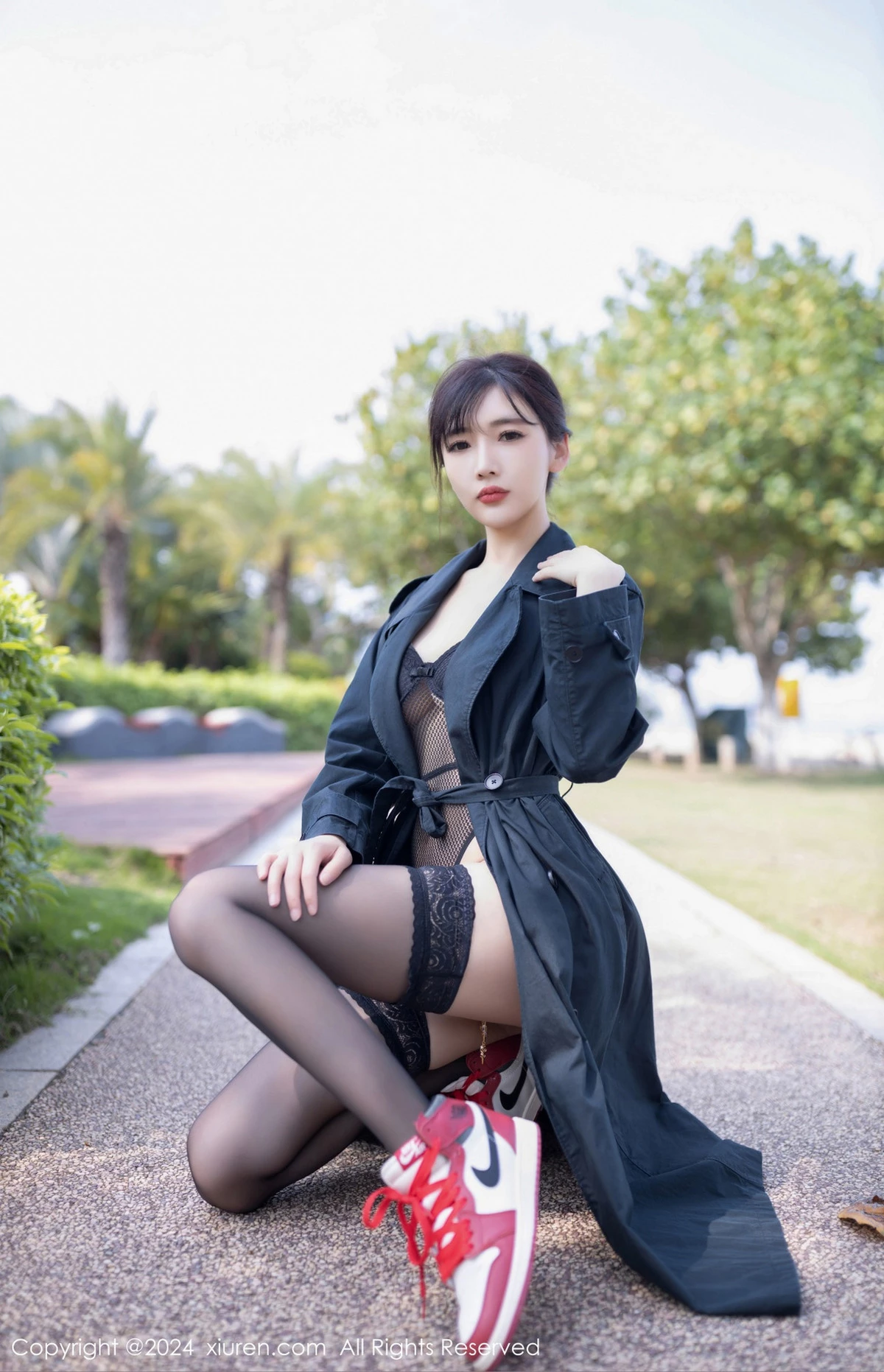 [[XiuRen秀人网]秀人网]No.8844_模特陆萱萱性感黑色蕾丝情趣服饰配黑丝袜秀柔美身姿诱惑写真80P