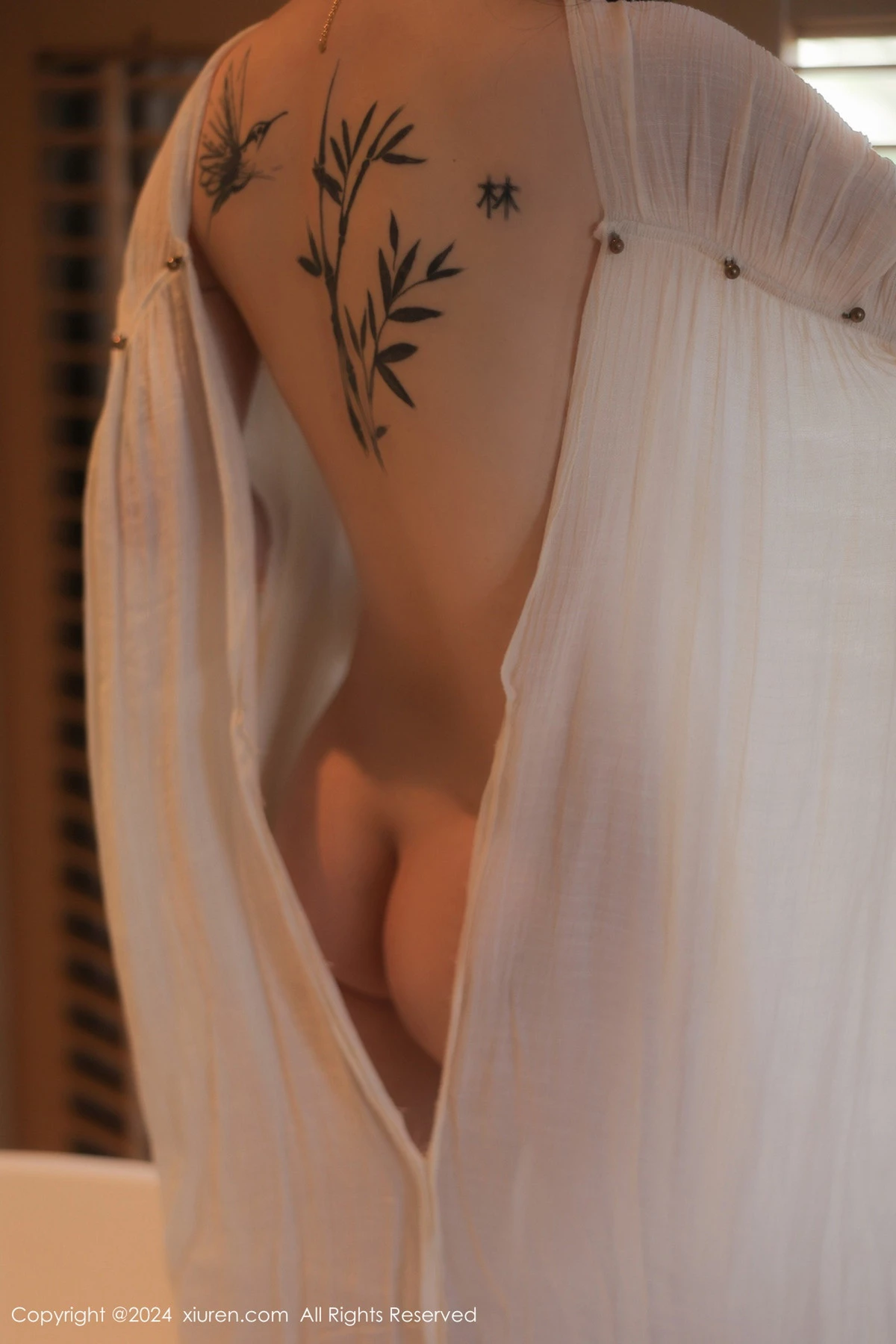 [[XiuRen秀人网]秀人网]No.8842_新人模特夏竹性感浅色连衣裙+白色薄纱服饰秀曼妙身姿诱惑写真83P