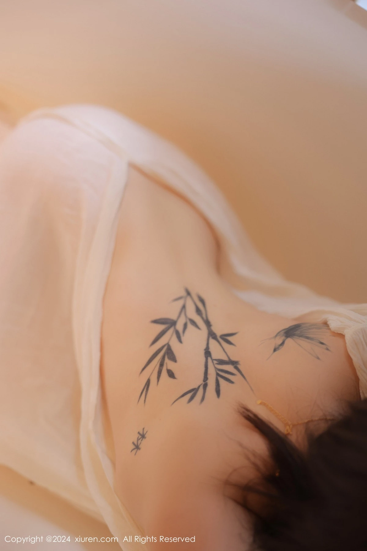 [[XiuRen秀人网]秀人网]No.8842_新人模特夏竹性感浅色连衣裙+白色薄纱服饰秀曼妙身姿诱惑写真83P