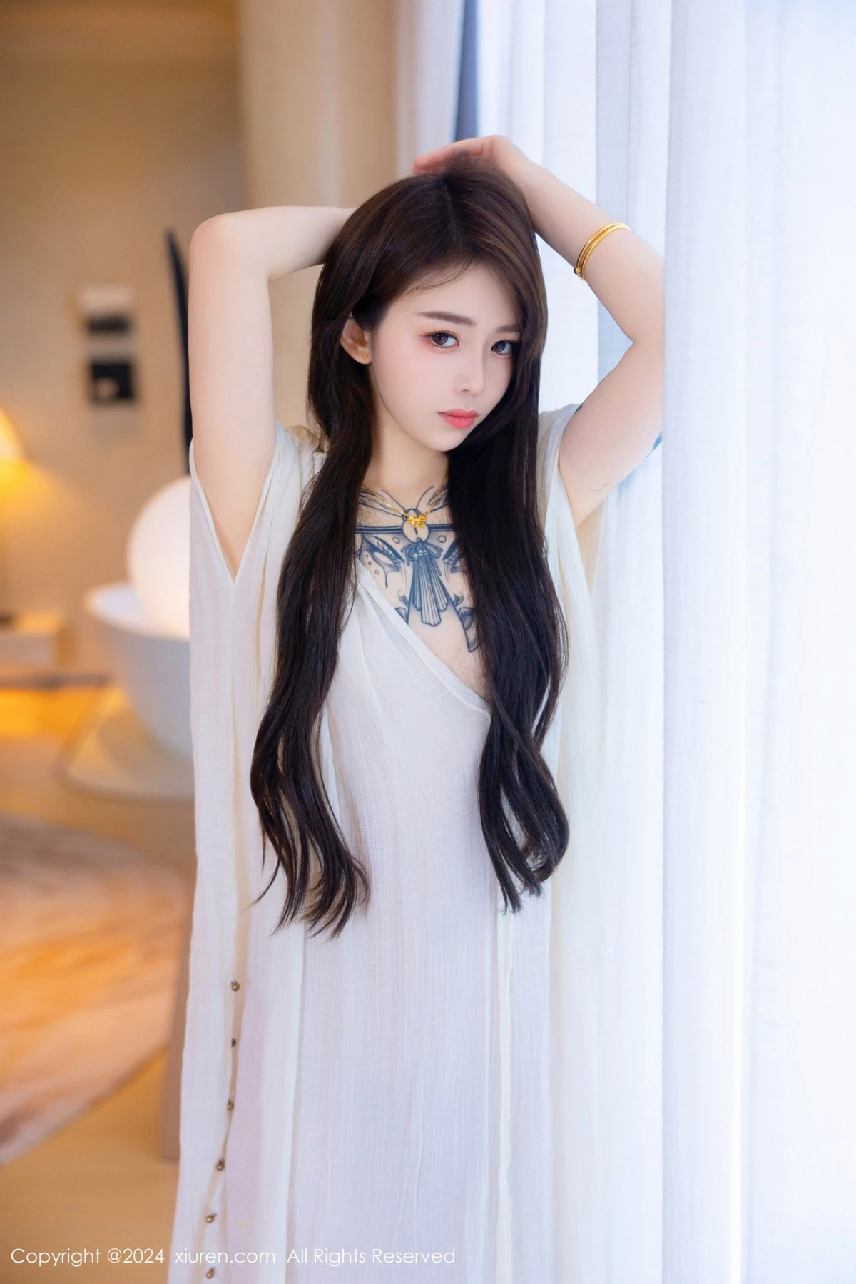 [[XiuRen秀人网]秀人网]No.8842_新人模特夏竹性感浅色连衣裙+白色薄纱服饰秀曼妙身姿诱惑写真83P