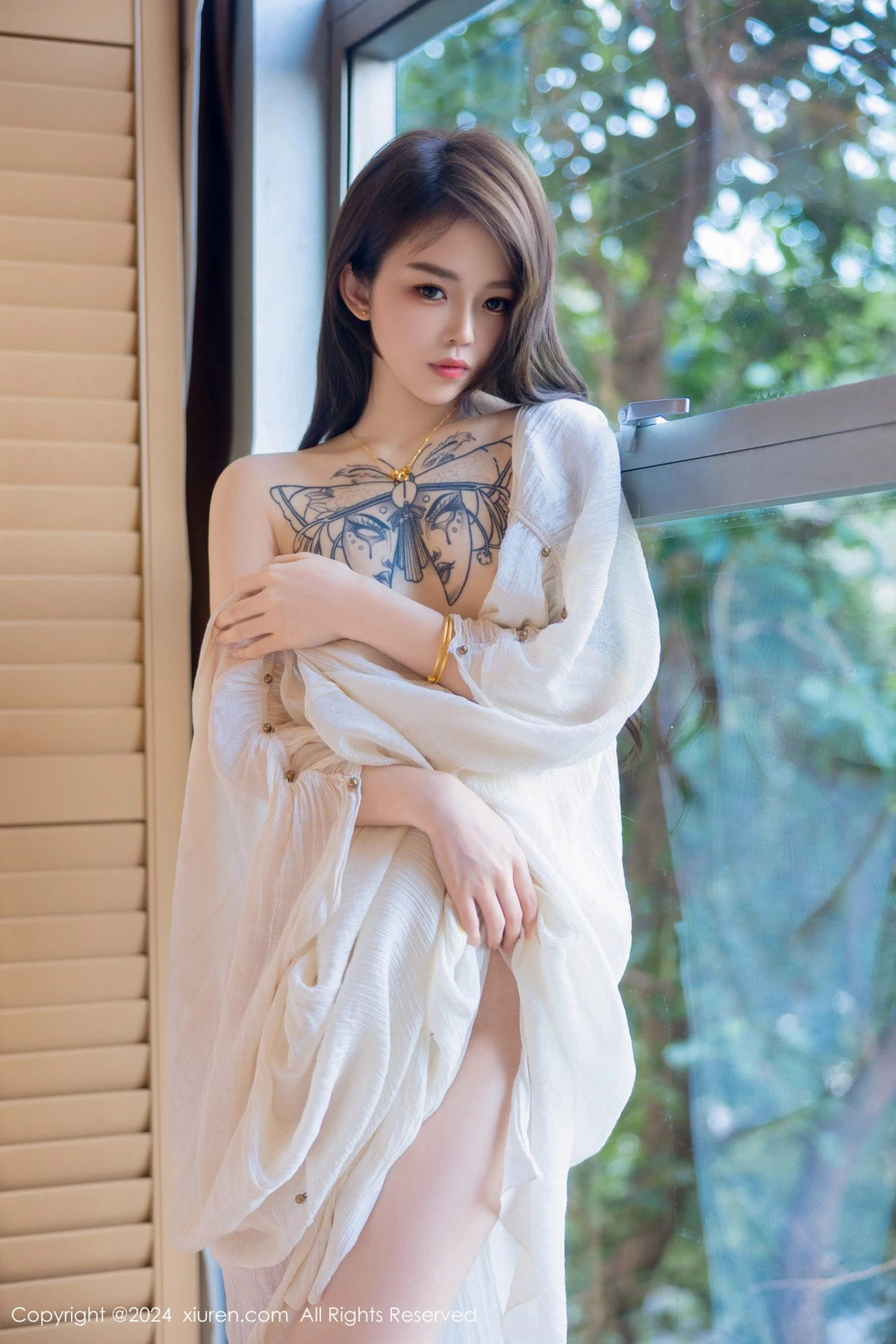 [[XiuRen秀人网]秀人网]No.8842_新人模特夏竹性感浅色连衣裙+白色薄纱服饰秀曼妙身姿诱惑写真83P