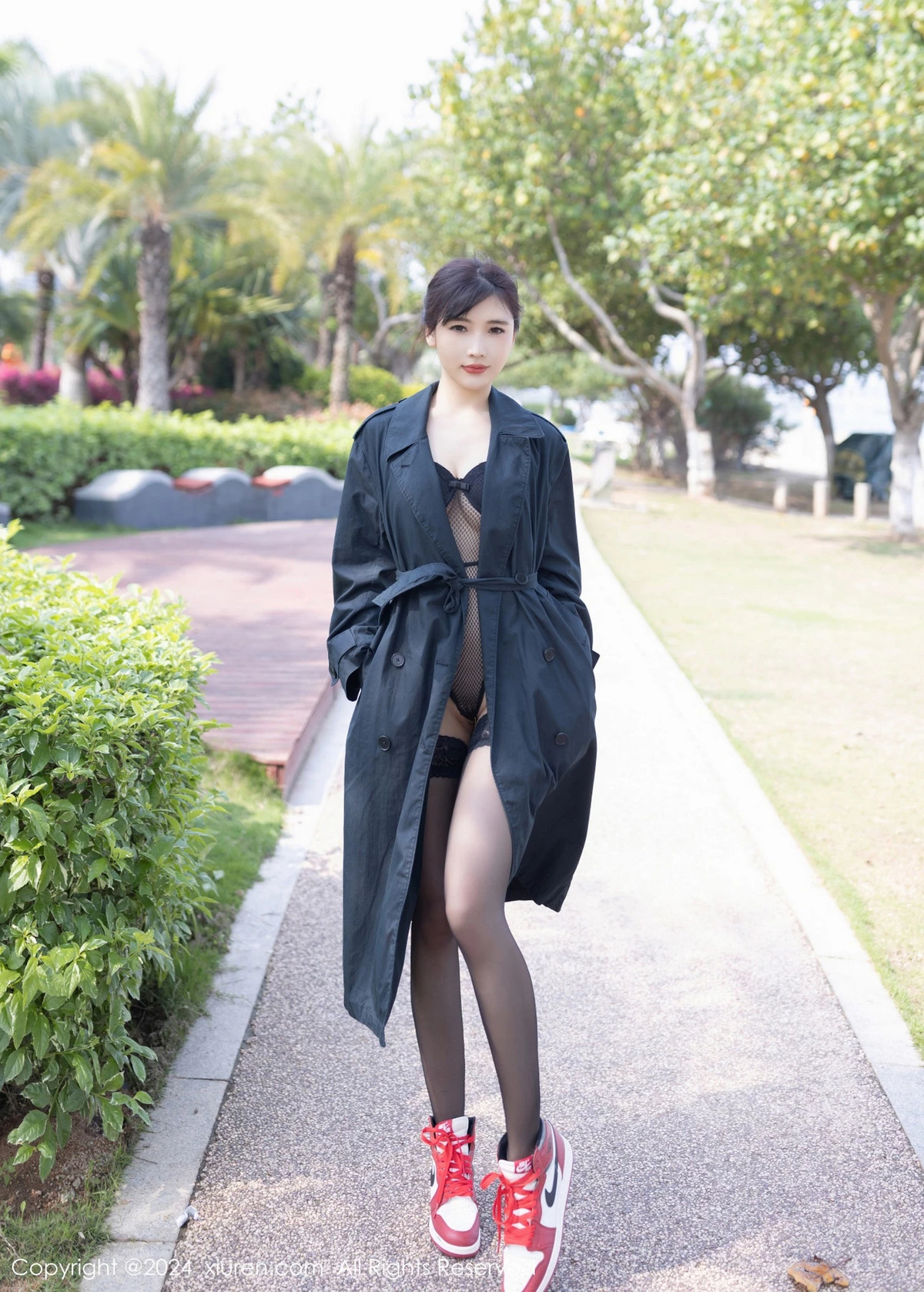 [[XiuRen秀人网]秀人网]No.8844_模特陆萱萱性感黑色蕾丝情趣服饰配黑丝袜秀柔美身姿诱惑写真80P