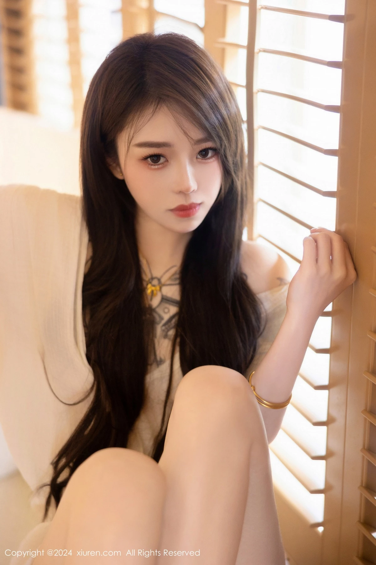 [[XiuRen秀人网]秀人网]No.8842_新人模特夏竹性感浅色连衣裙+白色薄纱服饰秀曼妙身姿诱惑写真83P