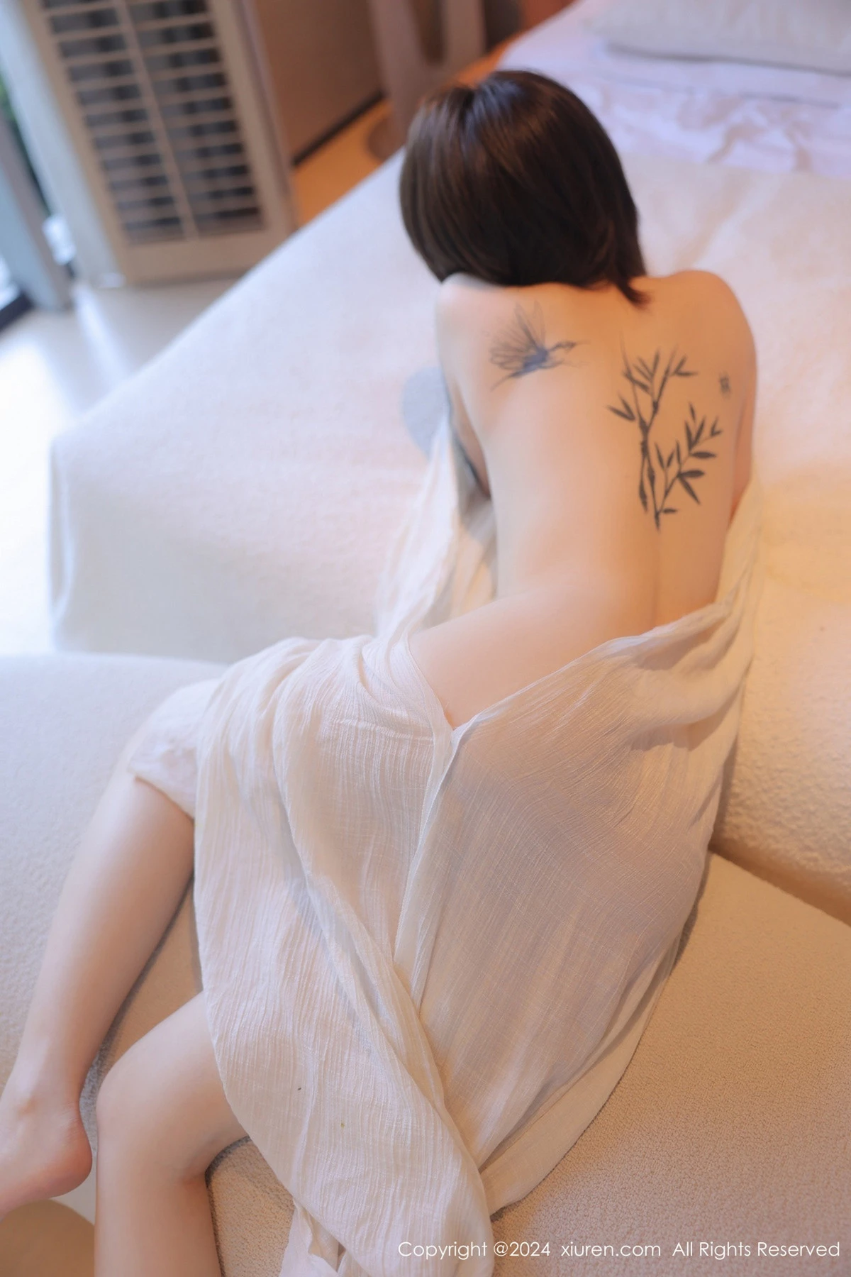 [[XiuRen秀人网]秀人网]No.8842_新人模特夏竹性感浅色连衣裙+白色薄纱服饰秀曼妙身姿诱惑写真83P