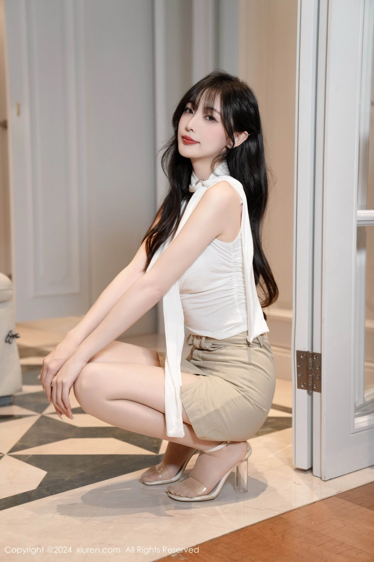 [[XiuRen秀人网]秀人网]No.8849_模特林星阑性感白上衣露白色内衣配超薄肉丝秀曼妙身姿诱惑写真85P