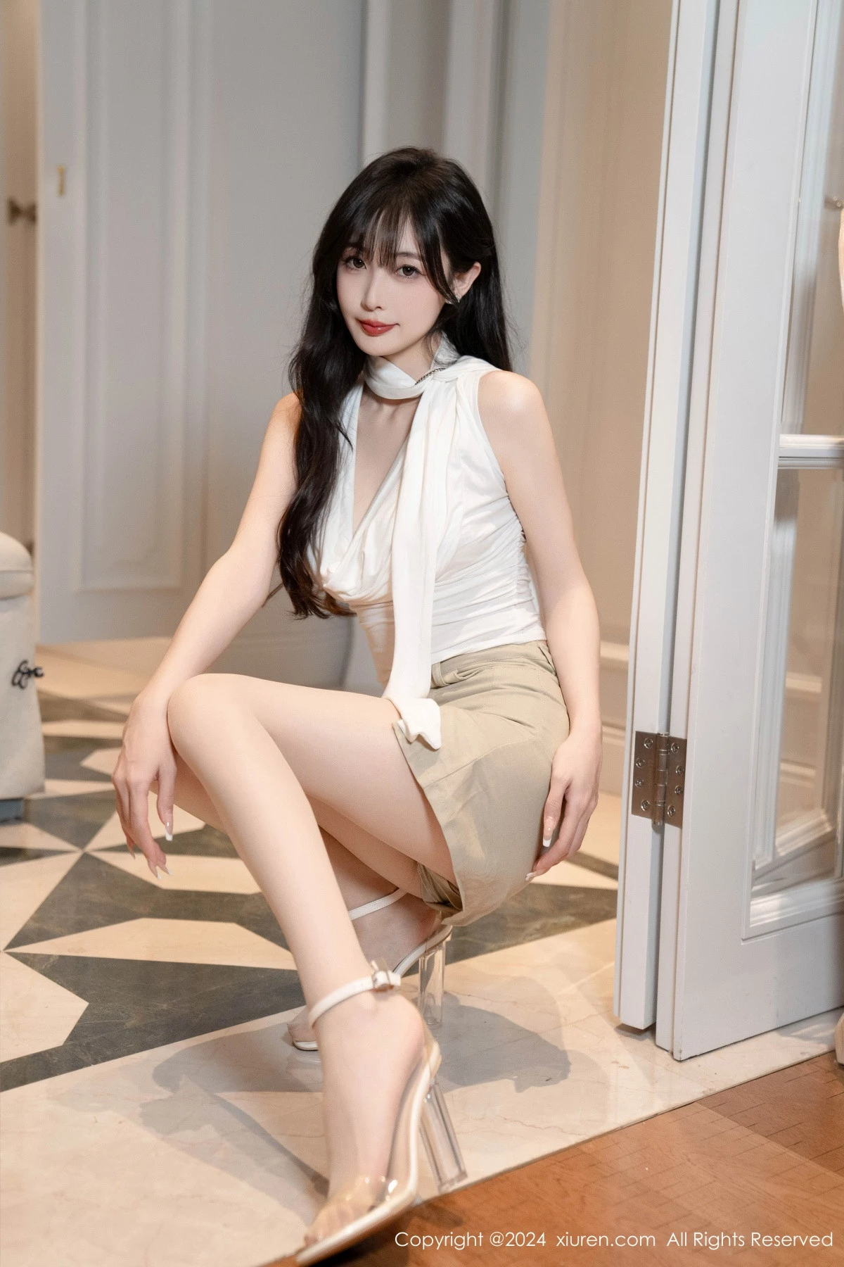 [[XiuRen秀人网]秀人网]No.8849_模特林星阑性感白上衣露白色内衣配超薄肉丝秀曼妙身姿诱惑写真85P