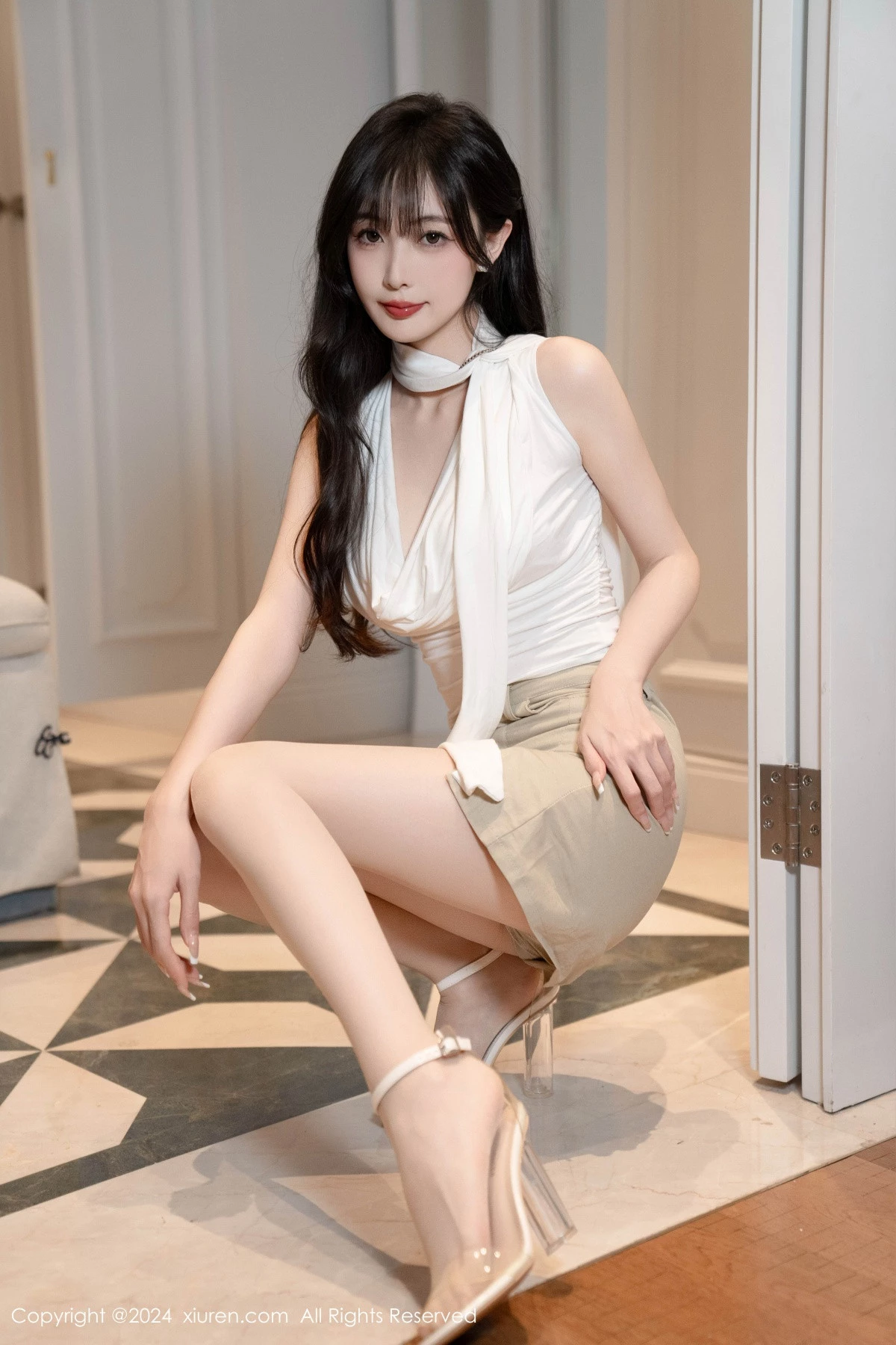 [[XiuRen秀人网]秀人网]No.8849_模特林星阑性感白上衣露白色内衣配超薄肉丝秀曼妙身姿诱惑写真85P