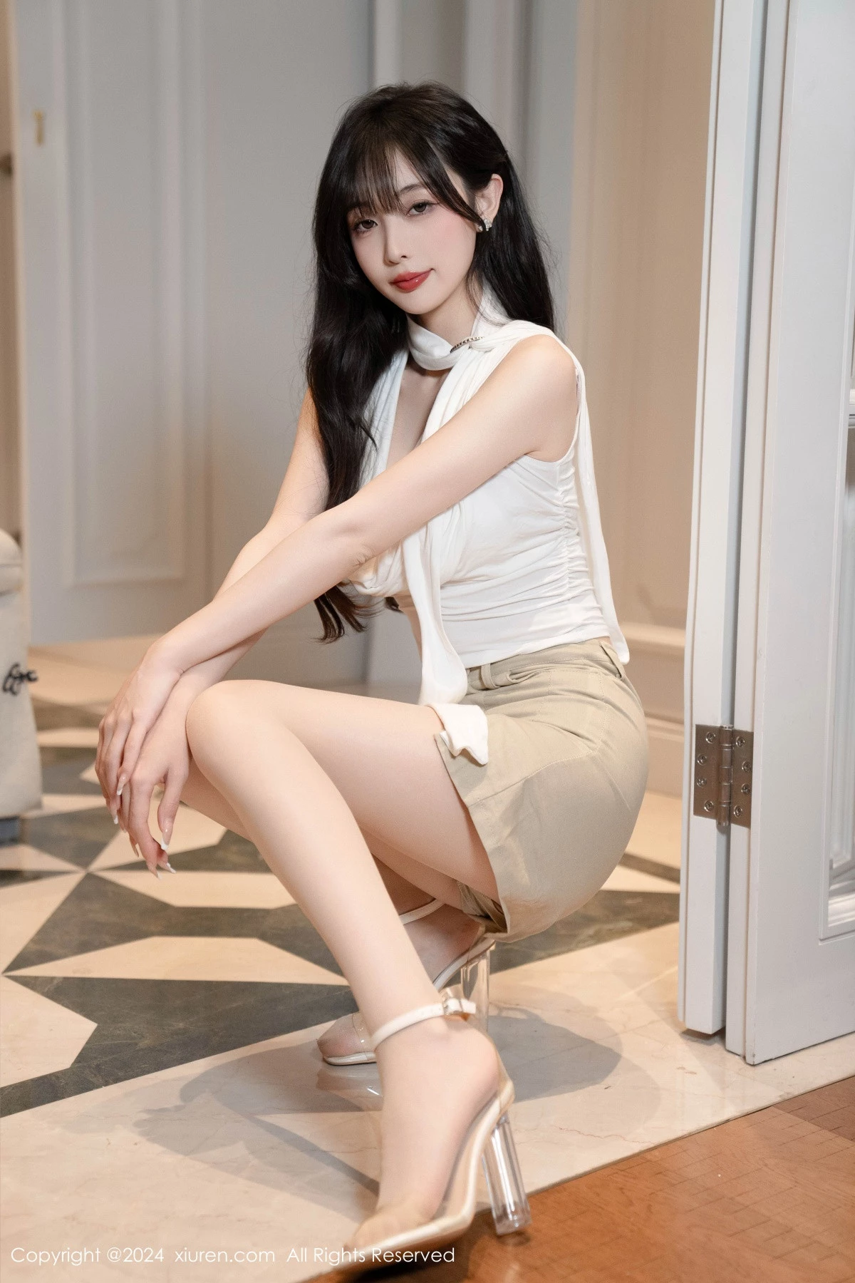 [[XiuRen秀人网]秀人网]No.8849_模特林星阑性感白上衣露白色内衣配超薄肉丝秀曼妙身姿诱惑写真85P