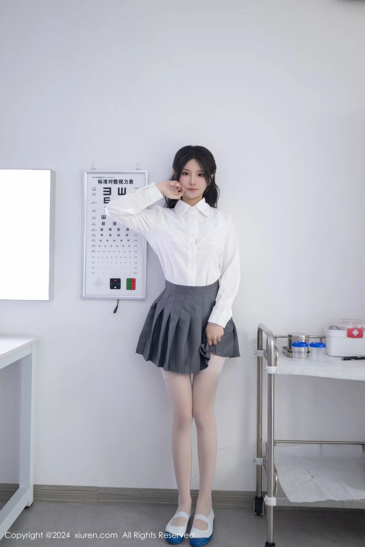 [[XiuRen秀人网]秀人网]No.8852_模特幼幼私房性感白色JK制服配白色丝袜秀曼妙身姿惹火诱惑写真80P