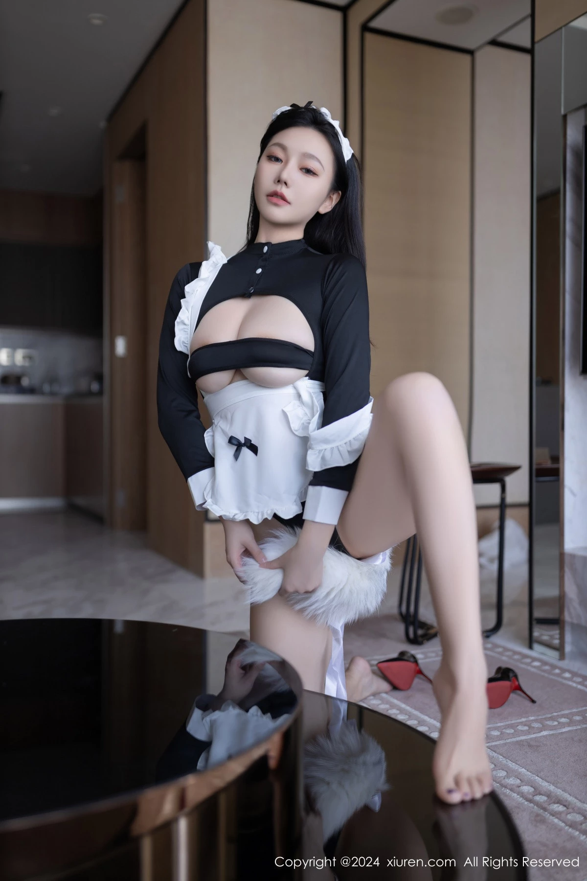 [[XiuRen秀人网]秀人网]No.8720_模特安然anran性感黑色女仆服饰配黑丝裤袜秀柔美身段诱惑写真80P