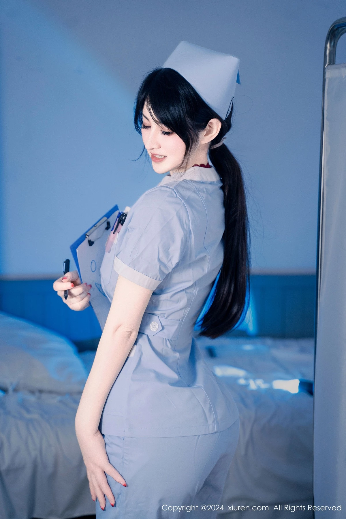 [[XiuRen秀人网]秀人网]No.8859_模特诗诗kiki性感灰色护士服露红色蕾丝内衣秀丰满身材诱惑写真114P