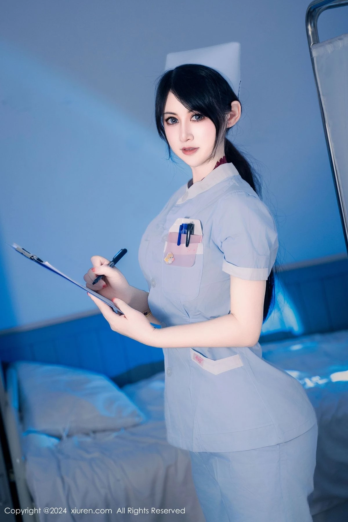 [[XiuRen秀人网]秀人网]No.8859_模特诗诗kiki性感灰色护士服露红色蕾丝内衣秀丰满身材诱惑写真114P