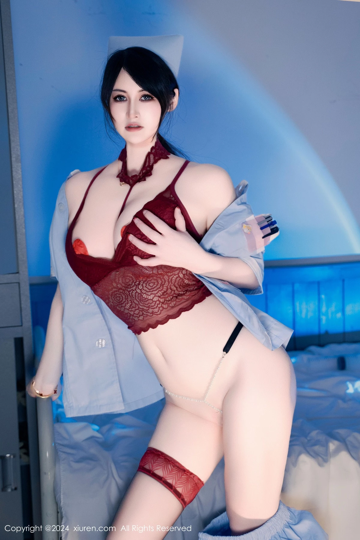 [[XiuRen秀人网]秀人网]No.8859_模特诗诗kiki性感灰色护士服露红色蕾丝内衣秀丰满身材诱惑写真114P