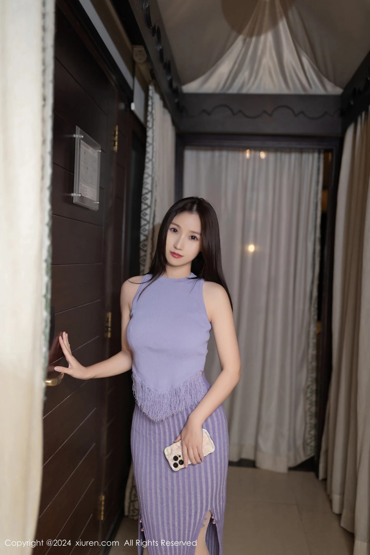 [[XiuRen秀人网]秀人网]No.8725_模特杏子Yada性感紫色短裙露白色蕾丝内衣秀曼妙身姿诱惑写真82P