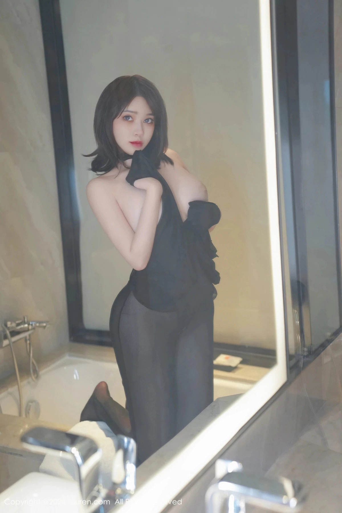 [[XiuRen秀人网]秀人网]No.8723_模特nana豆酱私房浴室性感黑色轻透连体衣秀火辣身材诱惑写真73P