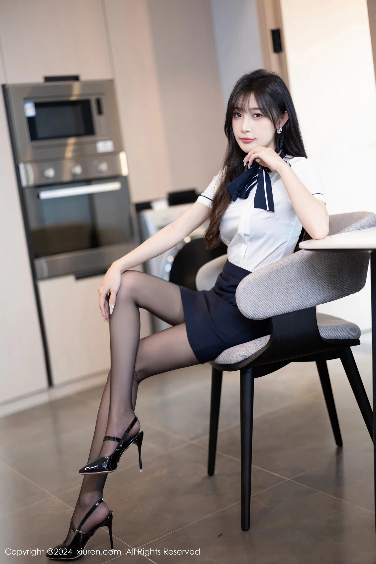 [[XiuRen秀人网]秀人网]No.8727_模特林星阑性感深色制服露黑色内衣配黑丝吊袜秀曼妙身姿诱惑写真91P