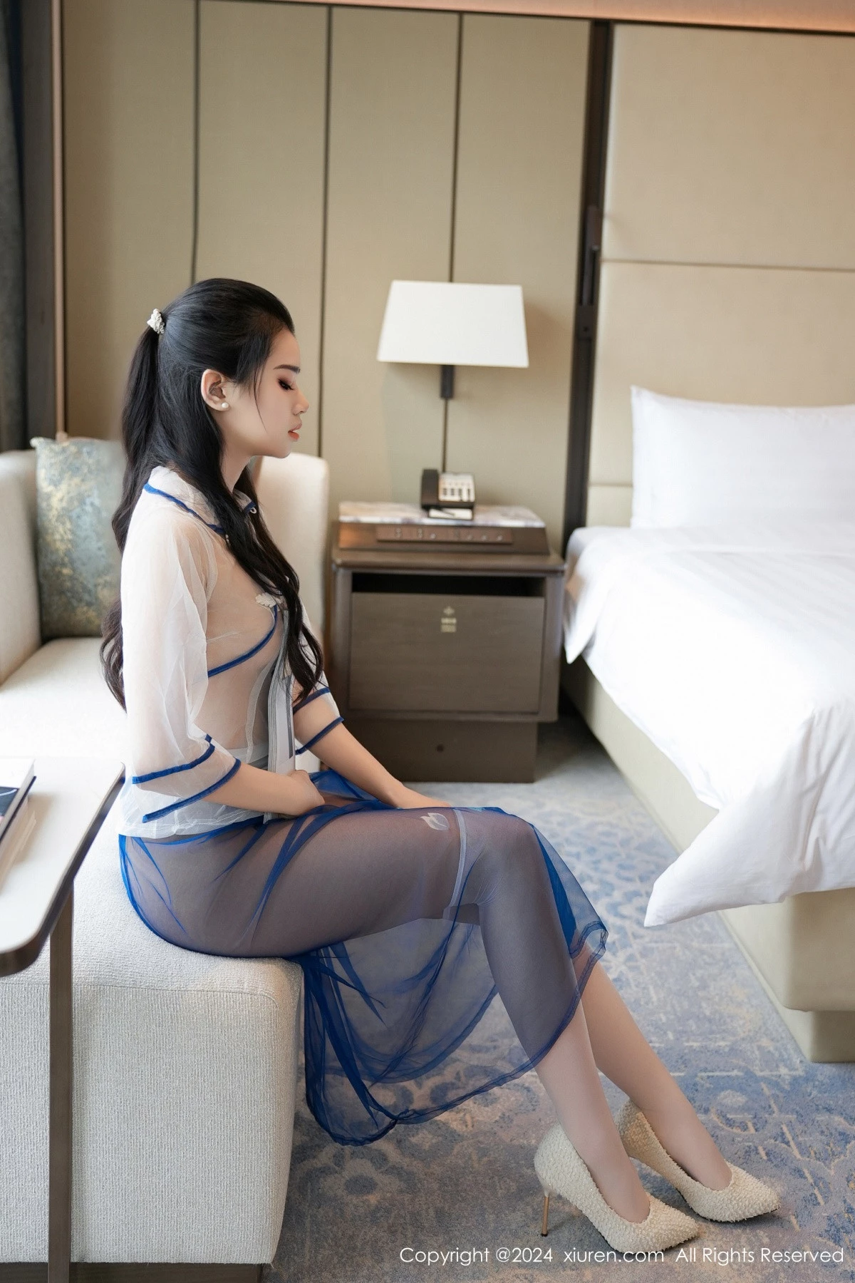 [[XiuRen秀人网]秀人网]No.8721_模特惜惜free性感蓝白透明旗袍配丁字裤秀翘臀美腿惹火诱惑写真57P