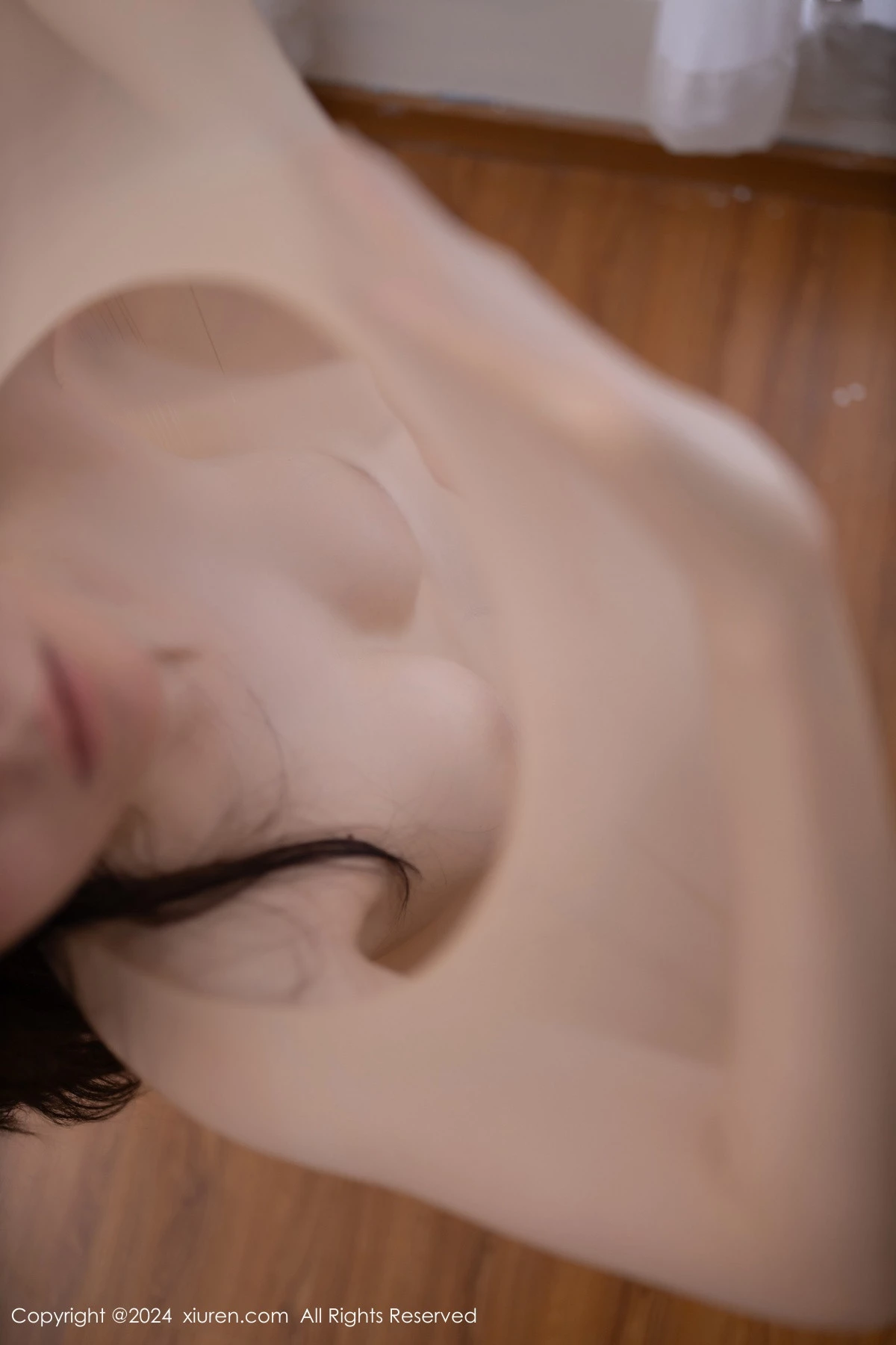 [[XiuRen秀人网]秀人网]No.8731_模特小逗逗居家私房性感肉色连体衣透视秀惹火身材撩人诱惑写真80P