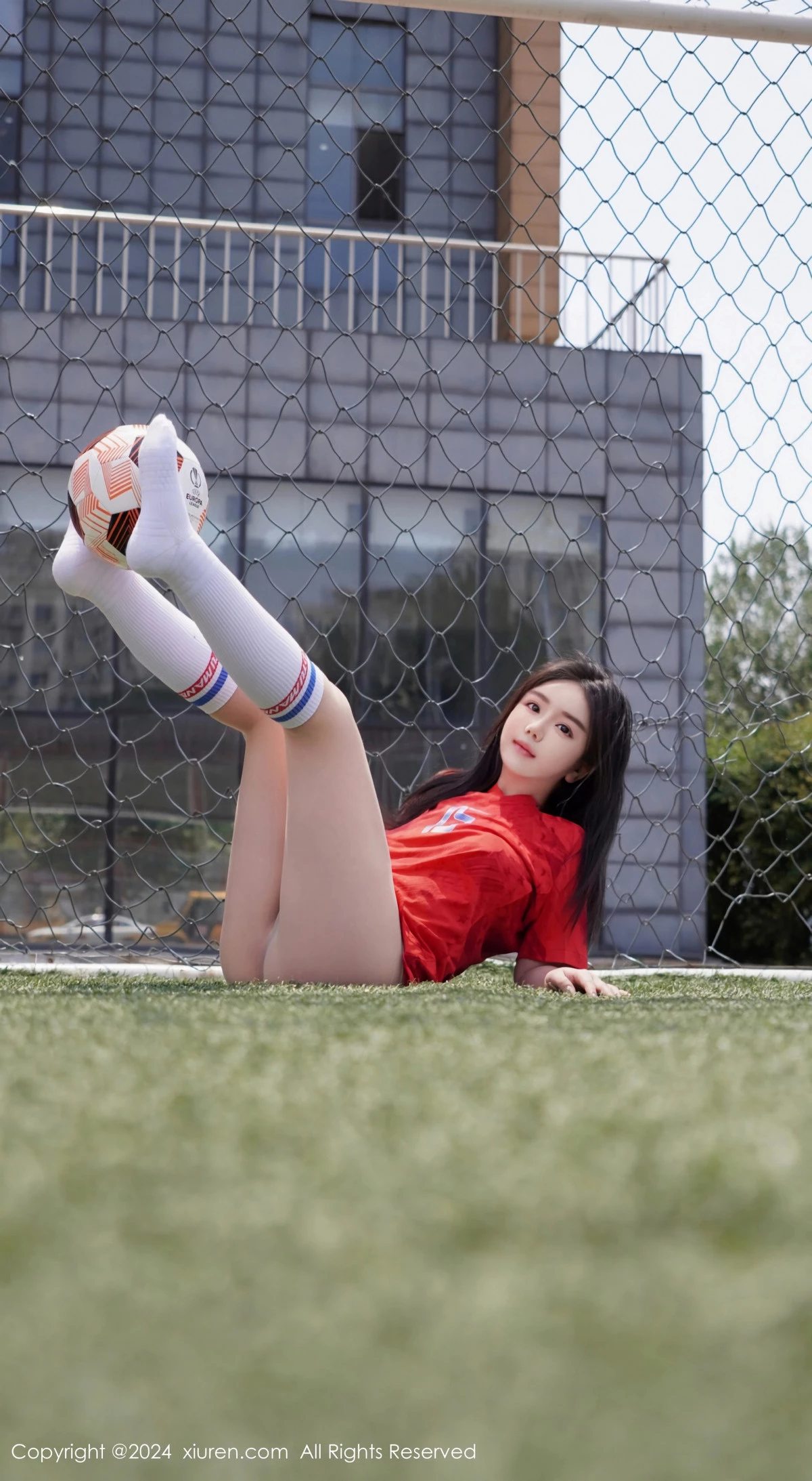 [[XiuRen秀人网]秀人网]No.8733_模特小薯条nienie足球场景性感红色足球服饰秀曼妙身姿诱惑写真87P
