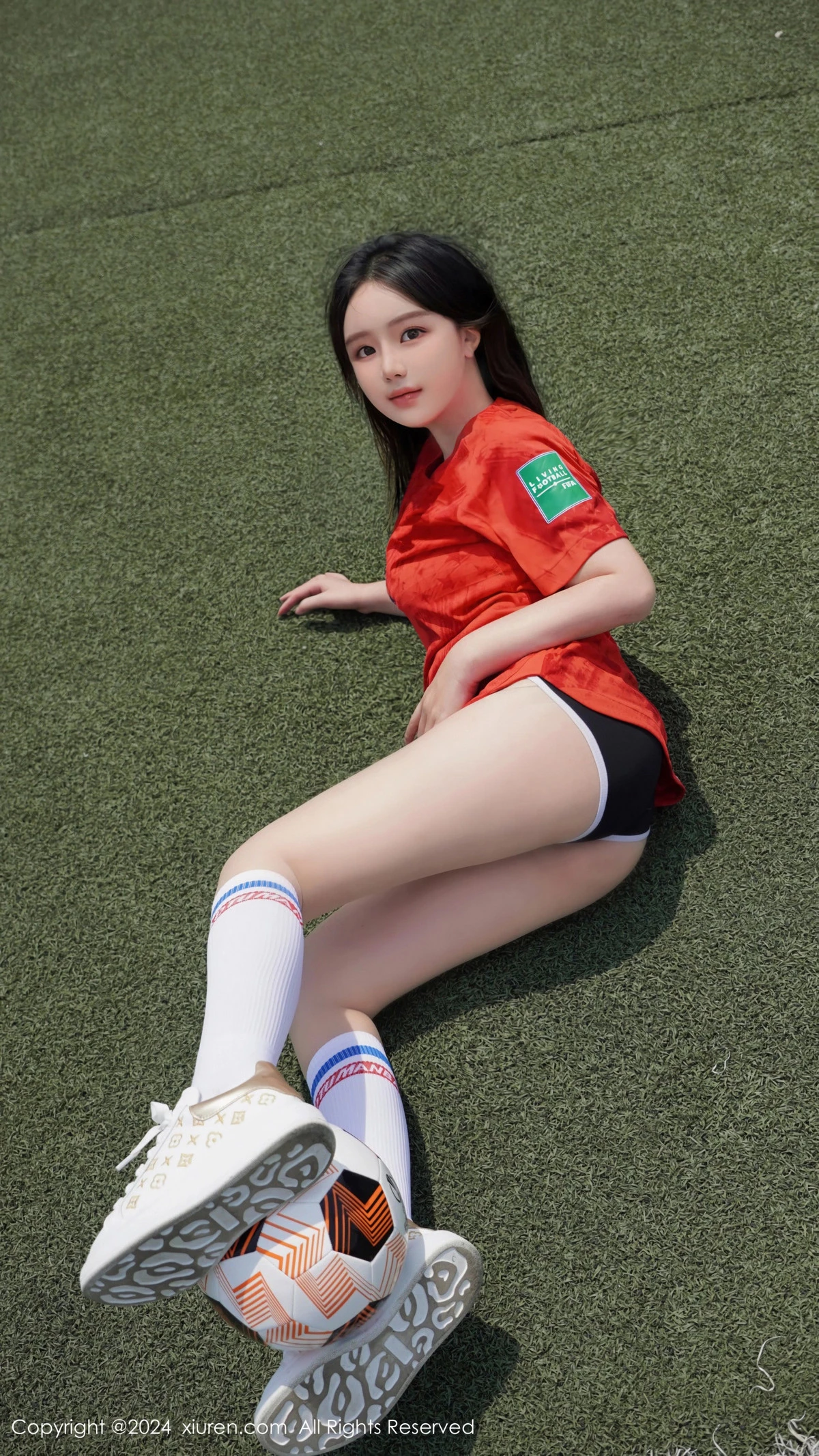 [[XiuRen秀人网]秀人网]No.8733_模特小薯条nienie足球场景性感红色足球服饰秀曼妙身姿诱惑写真87P