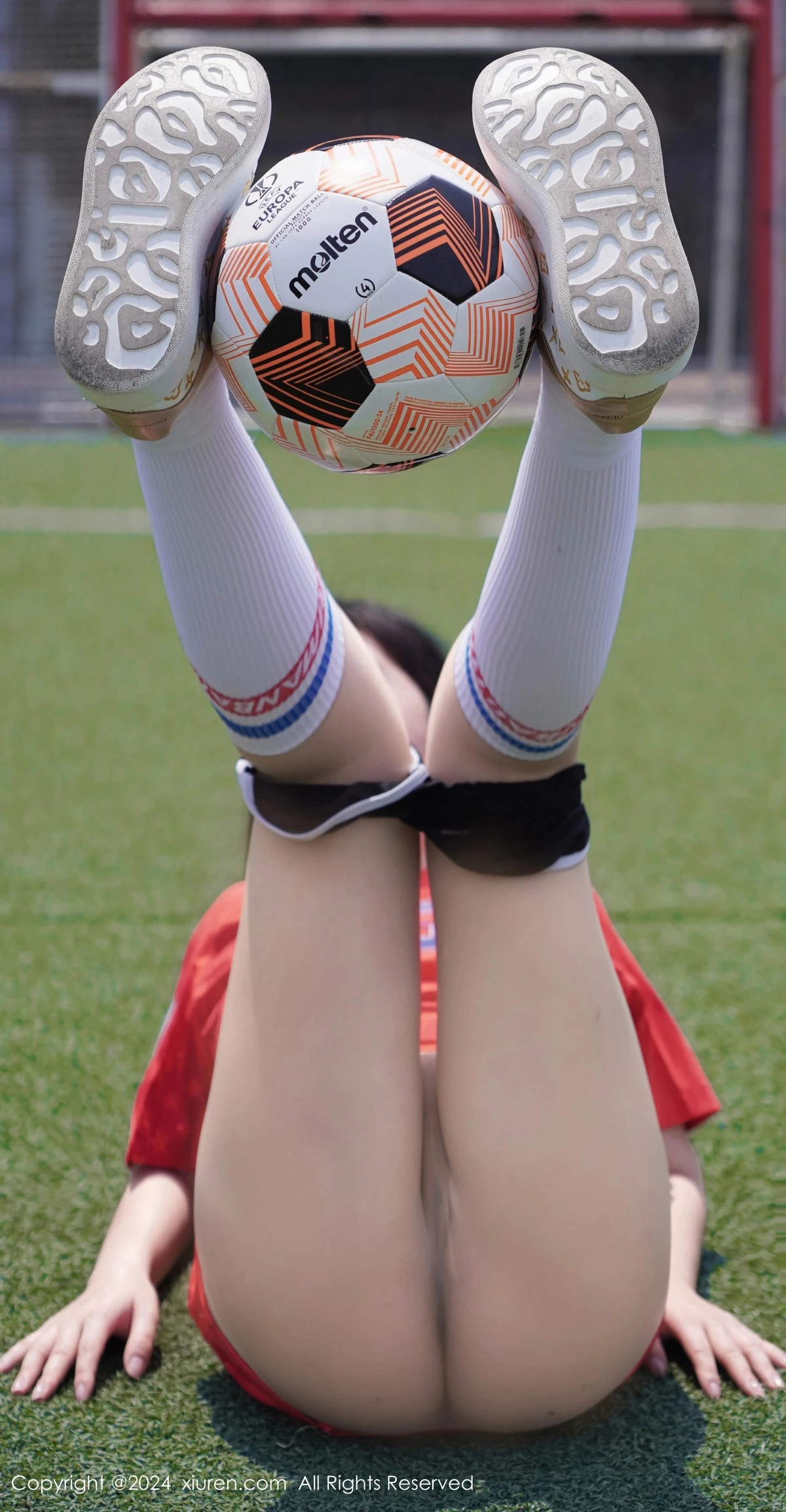 [[XiuRen秀人网]秀人网]No.8733_模特小薯条nienie足球场景性感红色足球服饰秀曼妙身姿诱惑写真87P