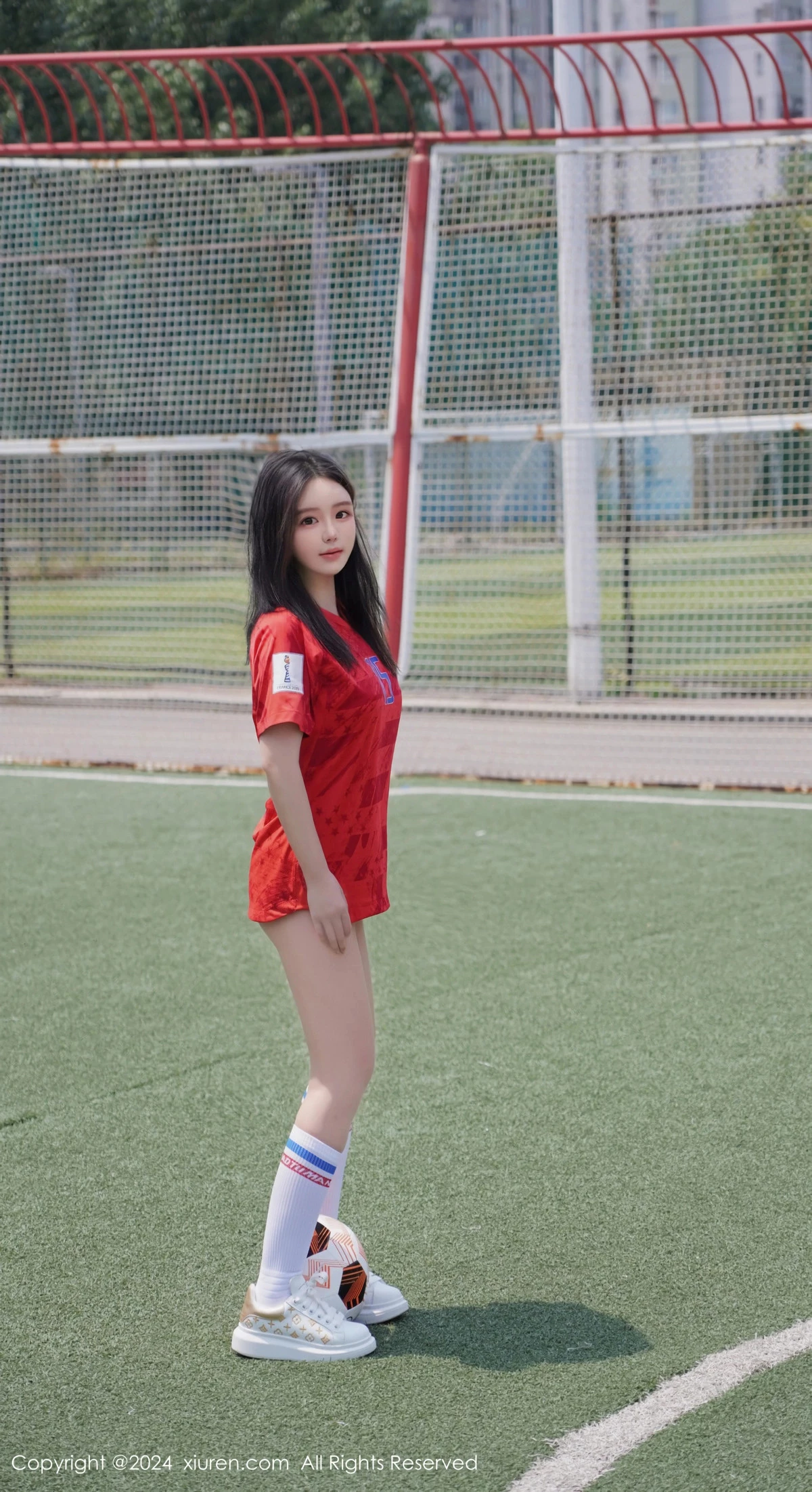 [[XiuRen秀人网]秀人网]No.8733_模特小薯条nienie足球场景性感红色足球服饰秀曼妙身姿诱惑写真87P