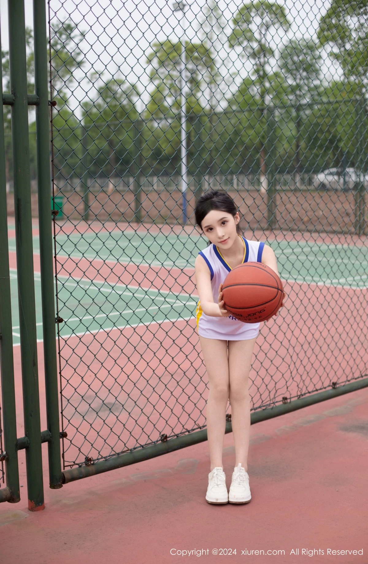 [[XiuRen秀人网]秀人网]No.8744_模特合集女神豆瓣酱蓝球场景互动性感黑色情趣内衣惹火诱惑写真83P