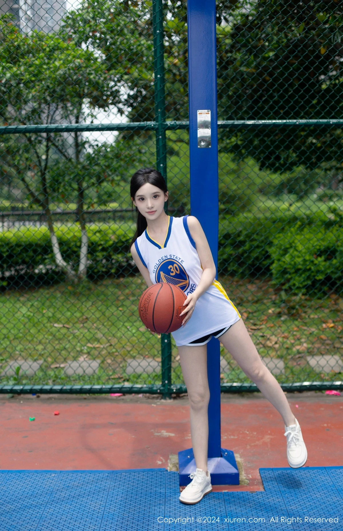 [[XiuRen秀人网]秀人网]No.8744_模特合集女神豆瓣酱蓝球场景互动性感黑色情趣内衣惹火诱惑写真83P