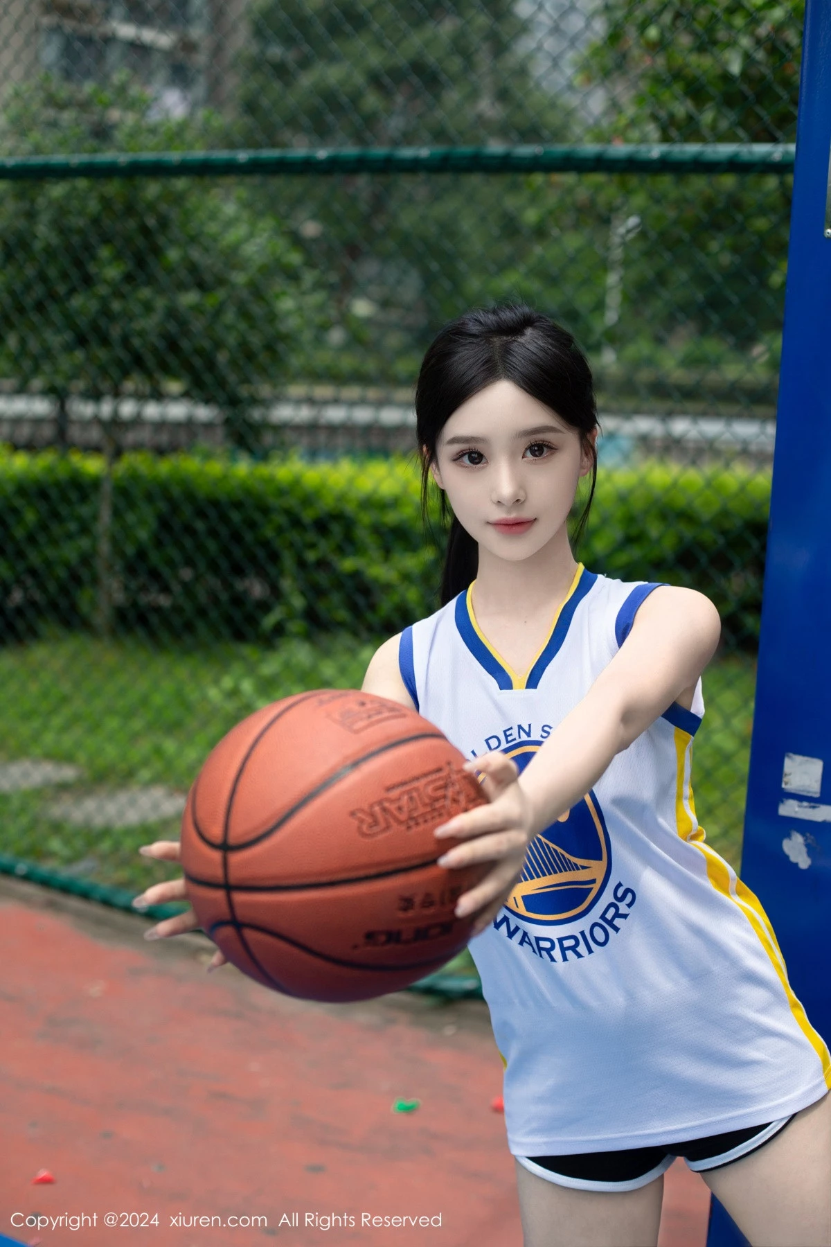 [[XiuRen秀人网]秀人网]No.8744_模特合集女神豆瓣酱蓝球场景互动性感黑色情趣内衣惹火诱惑写真83P