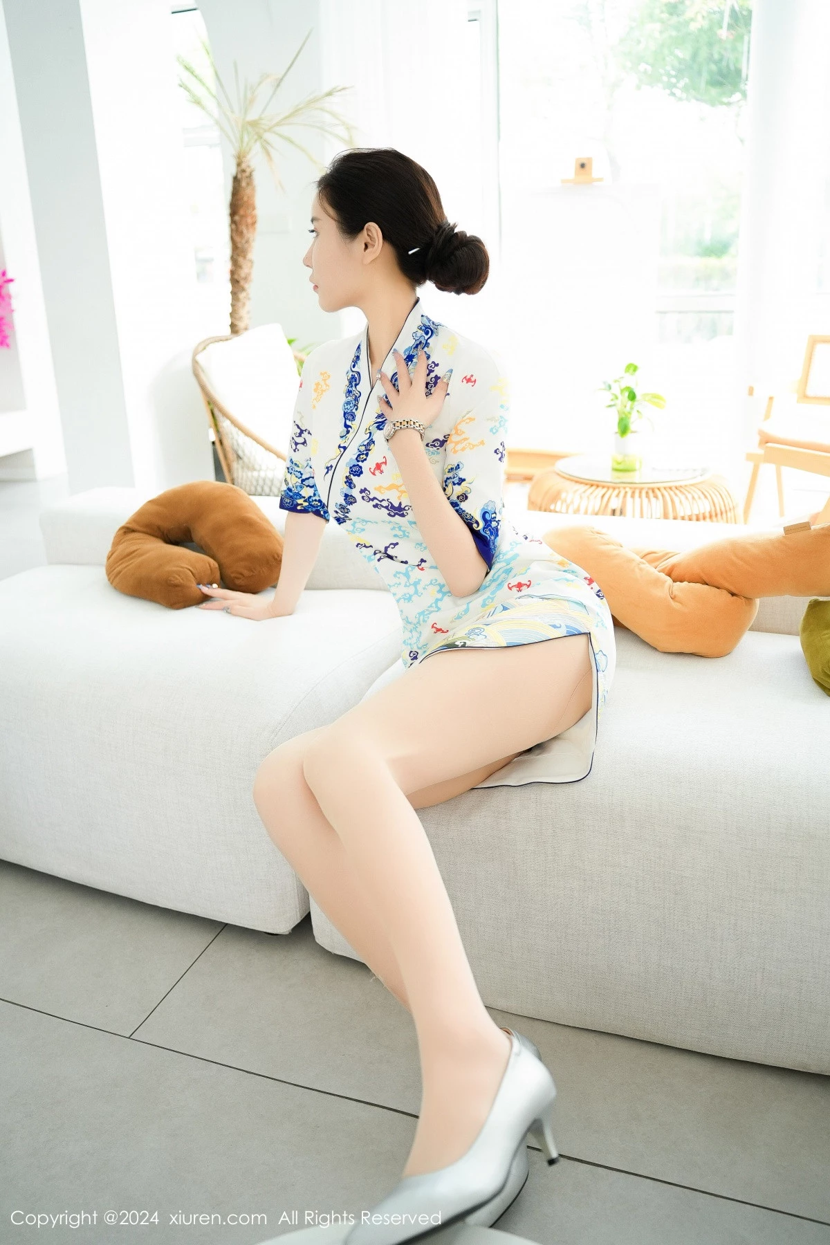 [[XiuRen秀人网]秀人网]No.8745_模特Erikaki性感空姐制服配开档肉丝露情趣内衣秀火辣身材诱惑写真81P