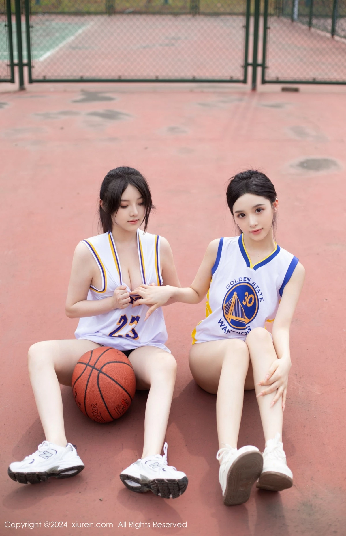 [[XiuRen秀人网]秀人网]No.8744_模特合集女神豆瓣酱蓝球场景互动性感黑色情趣内衣惹火诱惑写真83P