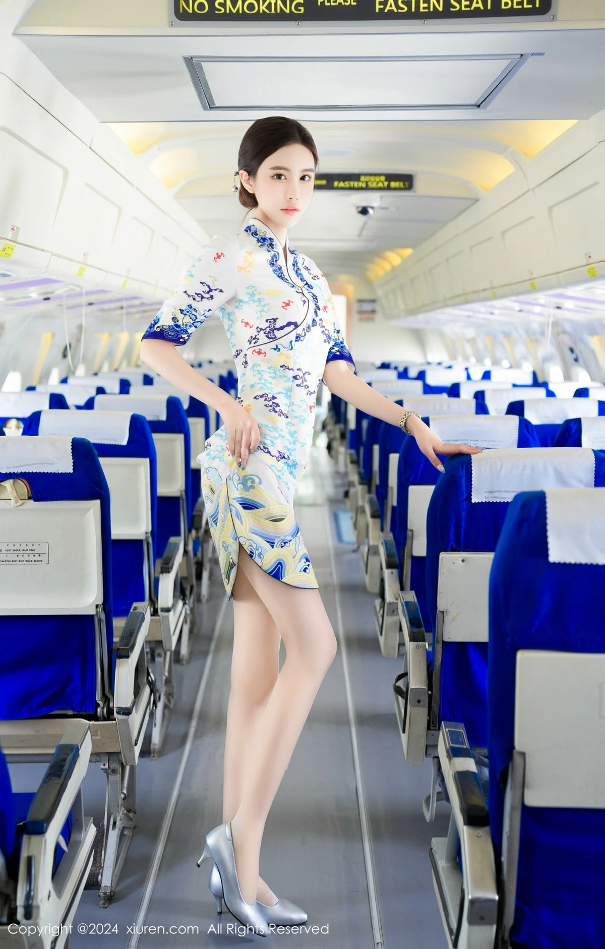 [[XiuRen秀人网]秀人网]No.8745_模特Erikaki性感空姐制服配开档肉丝露情趣内衣秀火辣身材诱惑写真81P