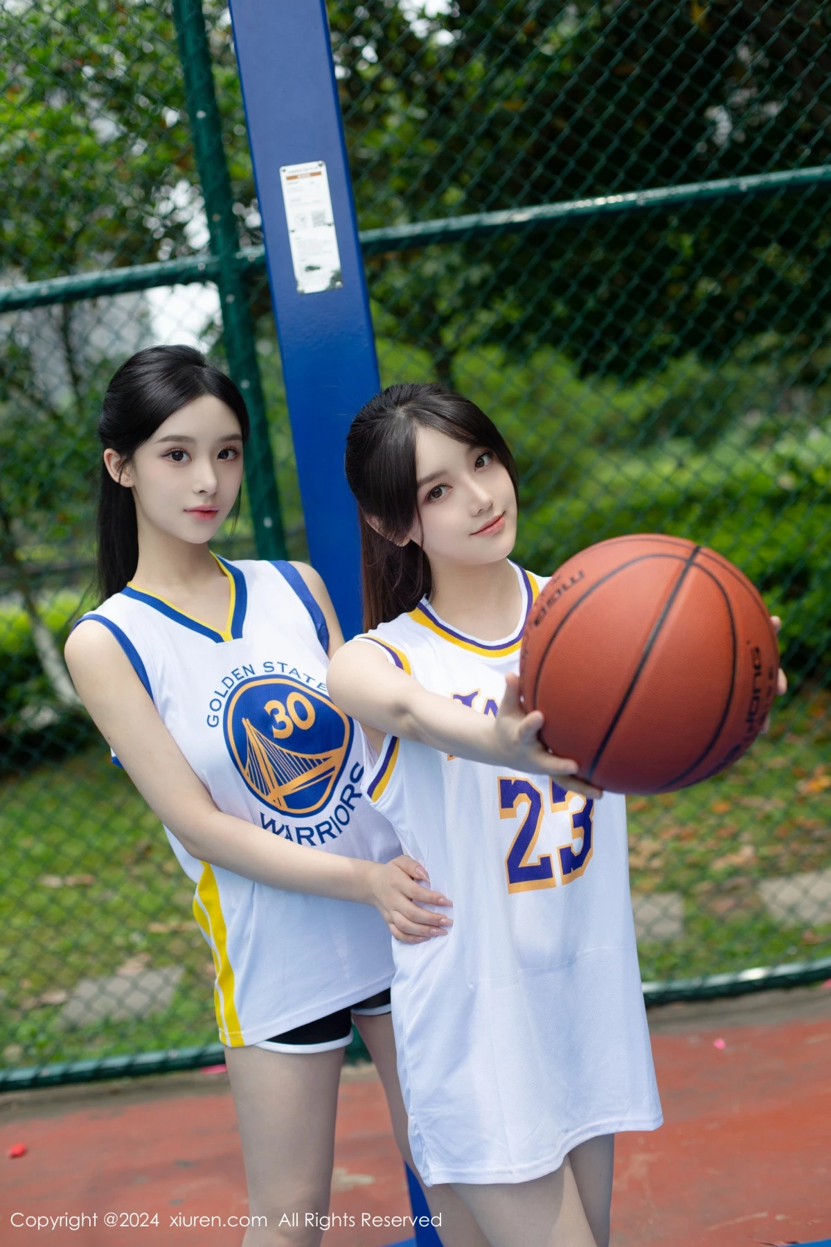 [[XiuRen秀人网]秀人网]No.8744_模特合集女神豆瓣酱蓝球场景互动性感黑色情趣内衣惹火诱惑写真83P