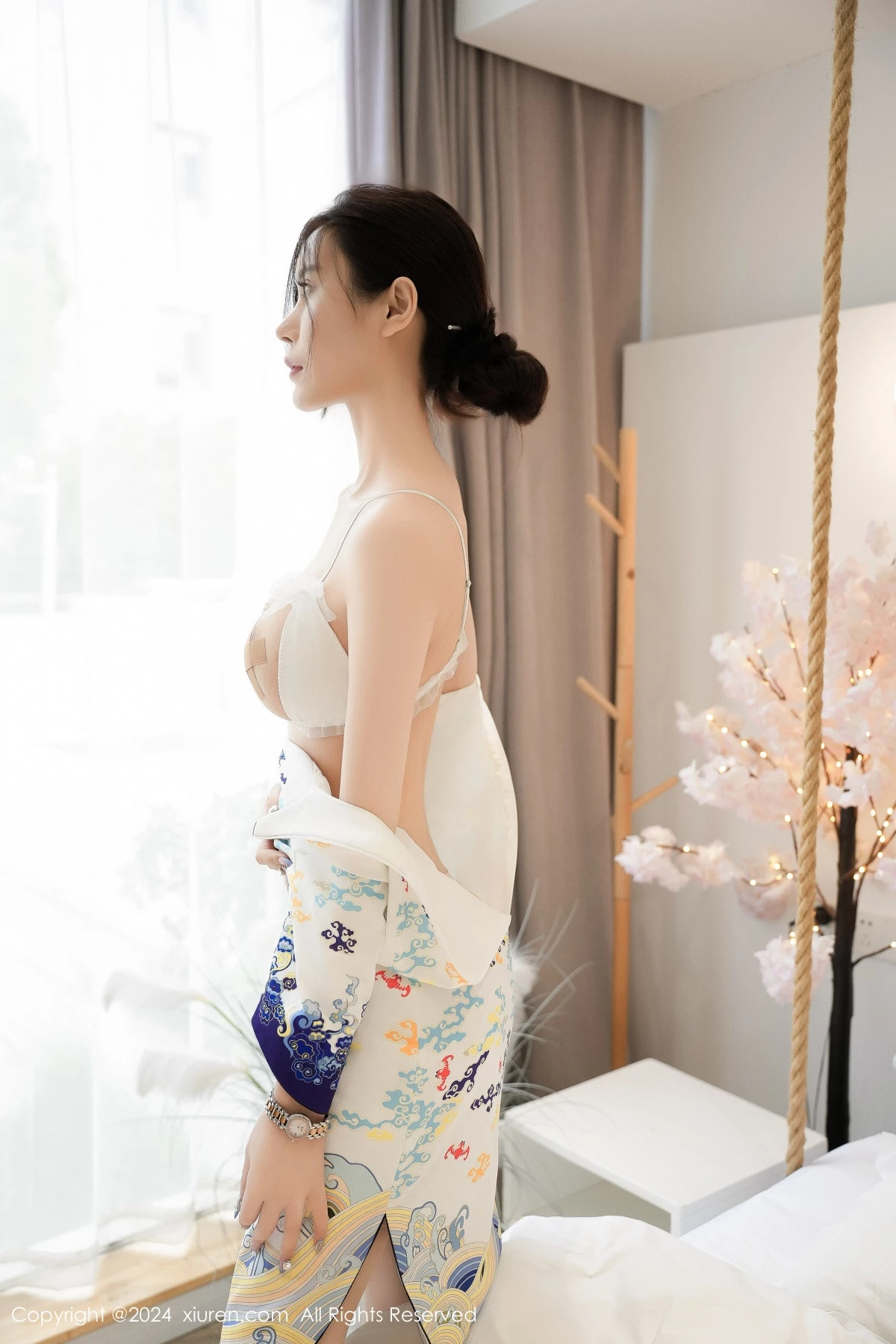 [[XiuRen秀人网]秀人网]No.8745_模特Erikaki性感空姐制服配开档肉丝露情趣内衣秀火辣身材诱惑写真81P