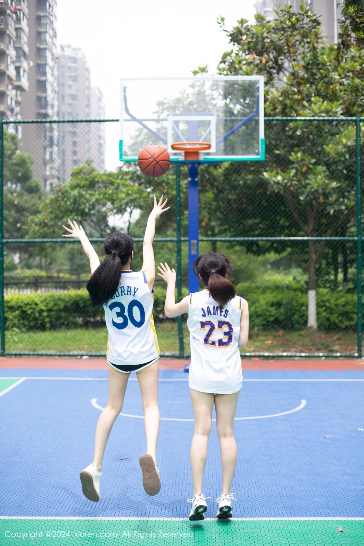 [[XiuRen秀人网]秀人网]No.8744_模特合集女神豆瓣酱蓝球场景互动性感黑色情趣内衣惹火诱惑写真83P