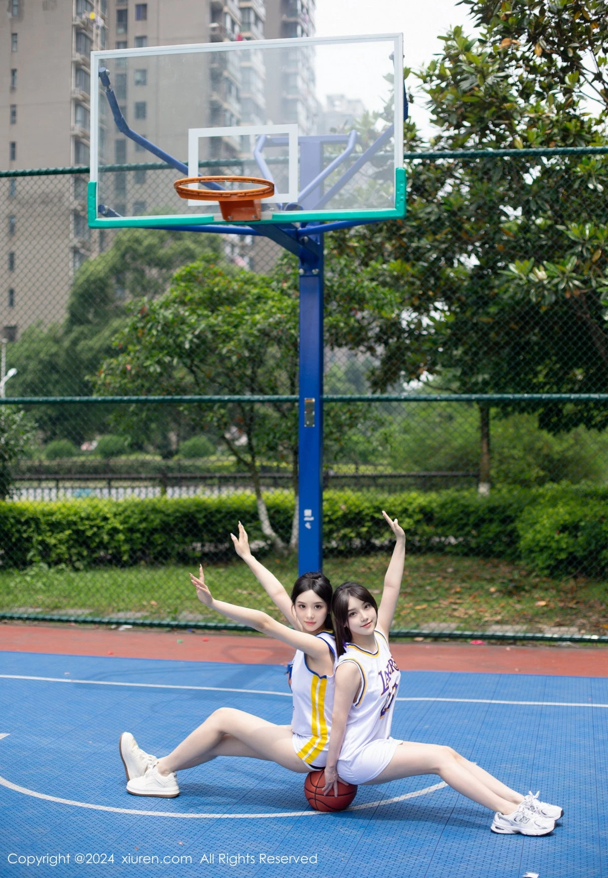 [[XiuRen秀人网]秀人网]No.8744_模特合集女神豆瓣酱蓝球场景互动性感黑色情趣内衣惹火诱惑写真83P